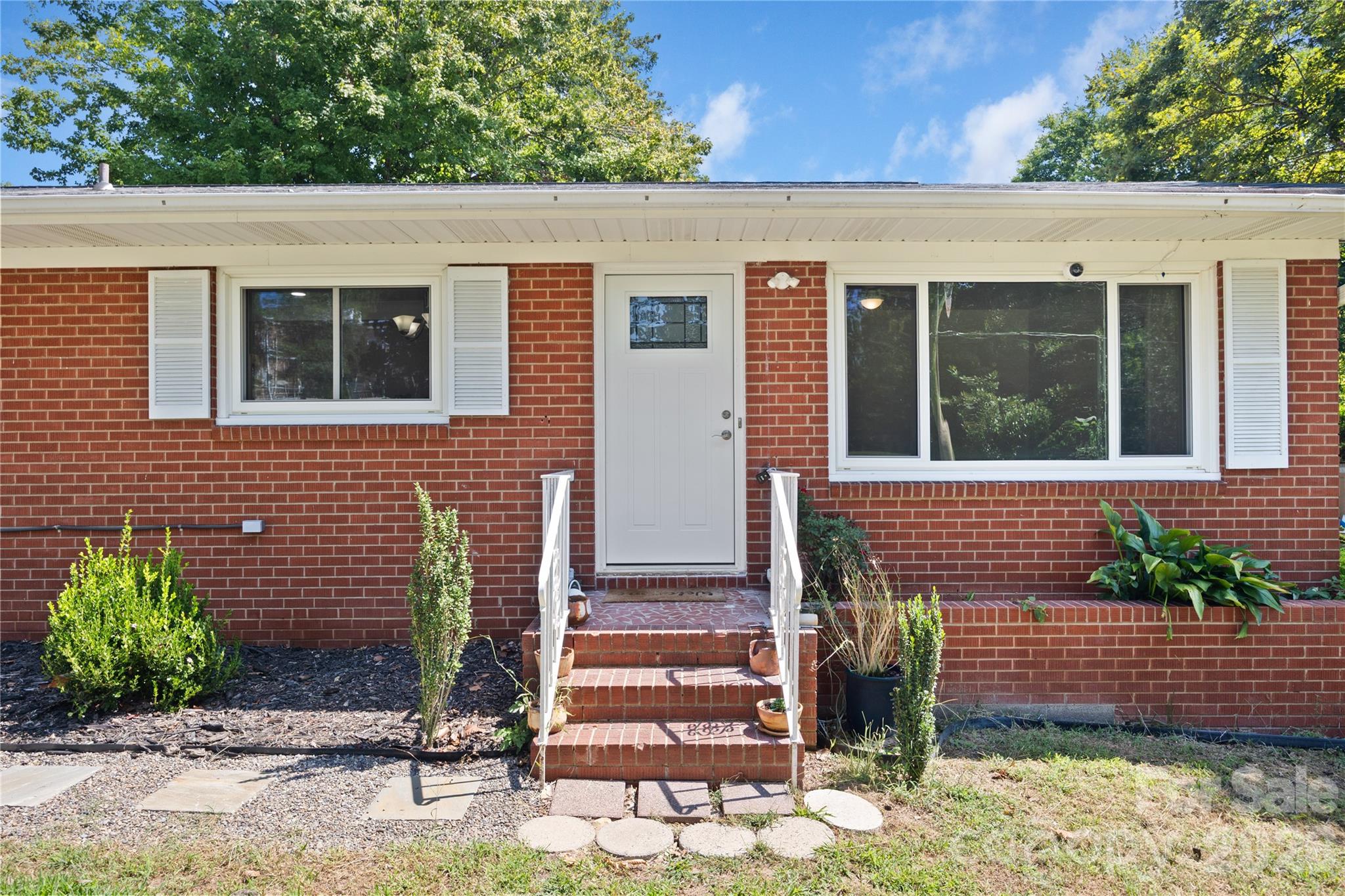 411 Coble Avenue Property Photo 2