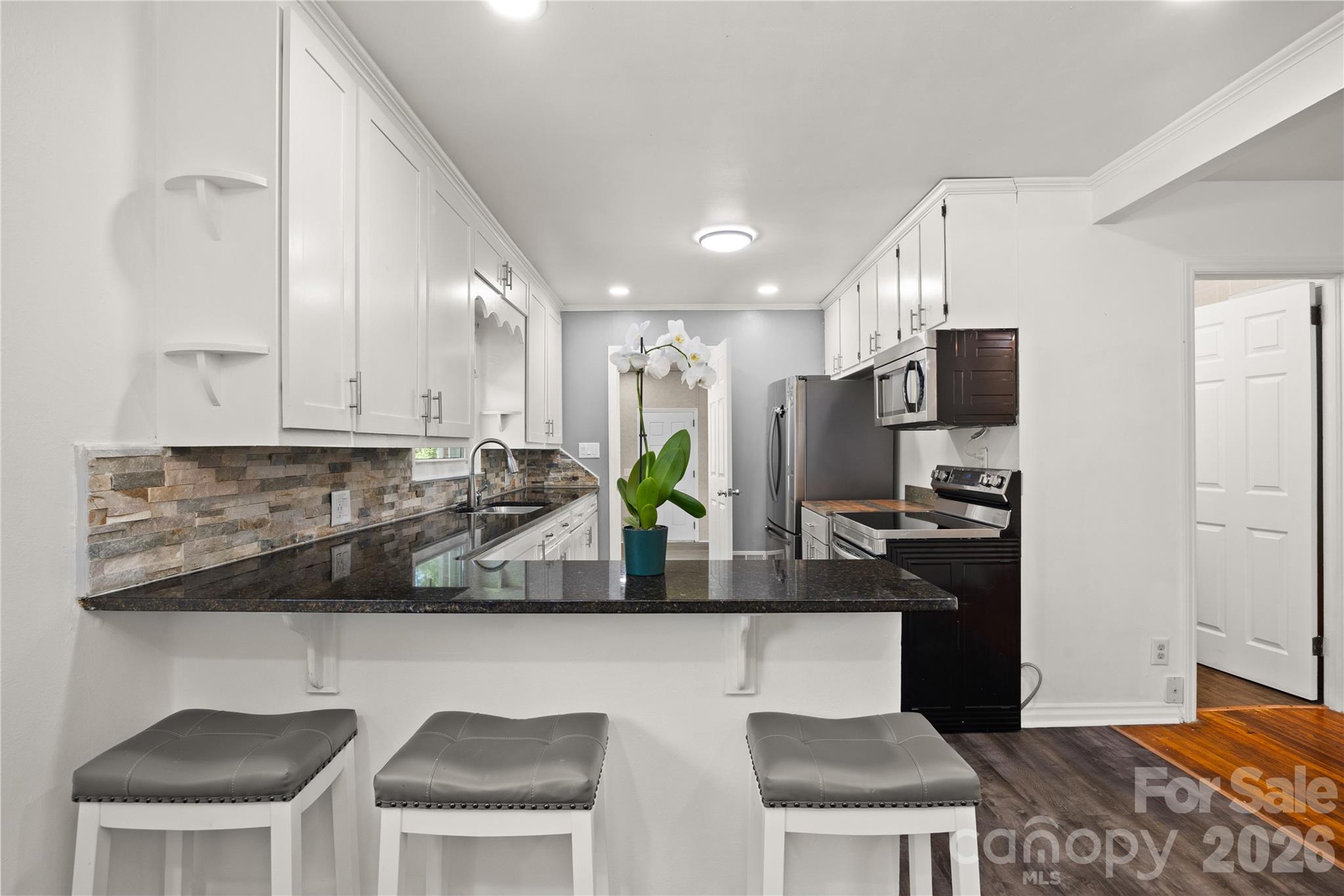 411 Coble Avenue Property Photo 11