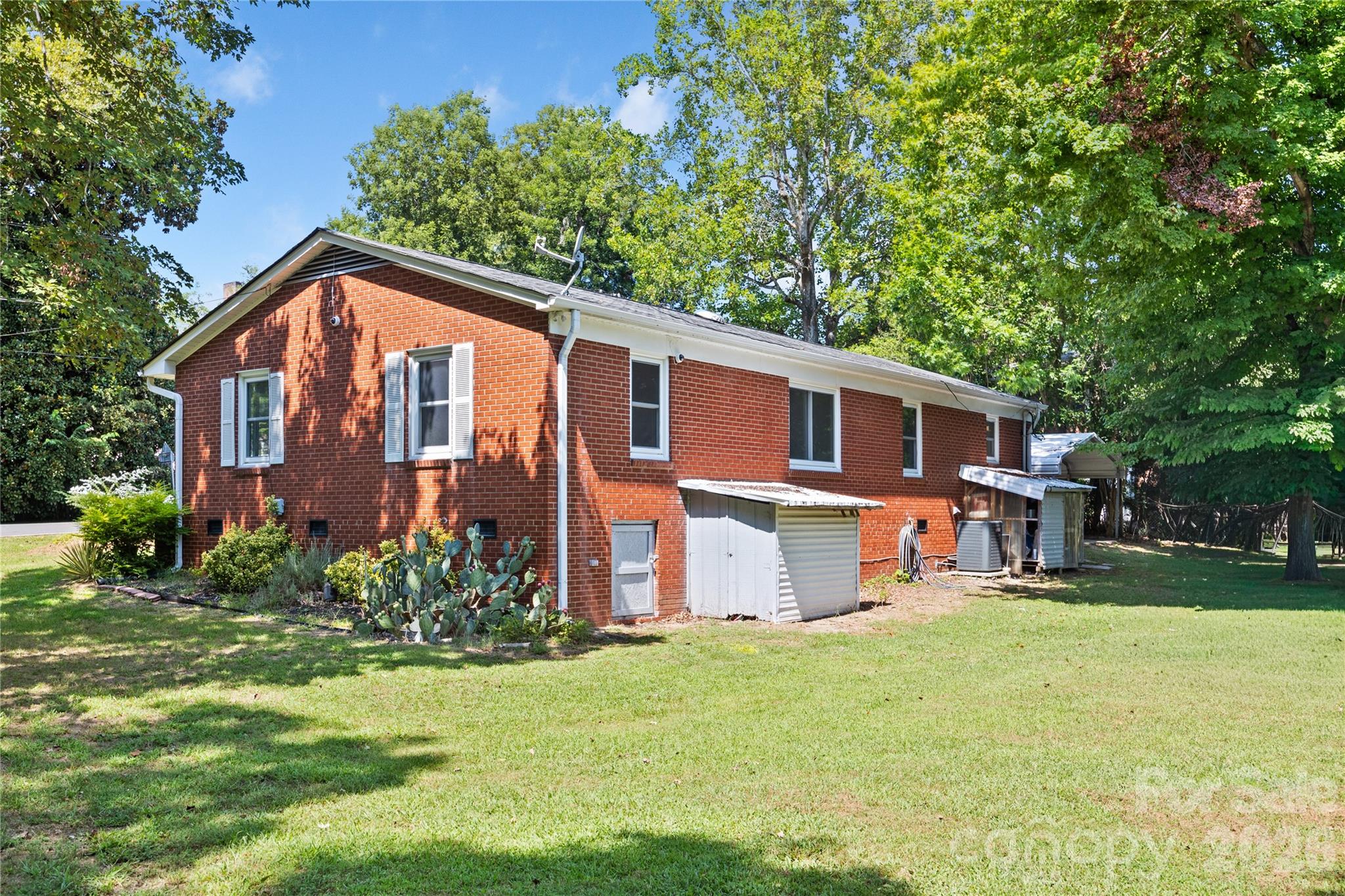 411 Coble Avenue Property Photo 27