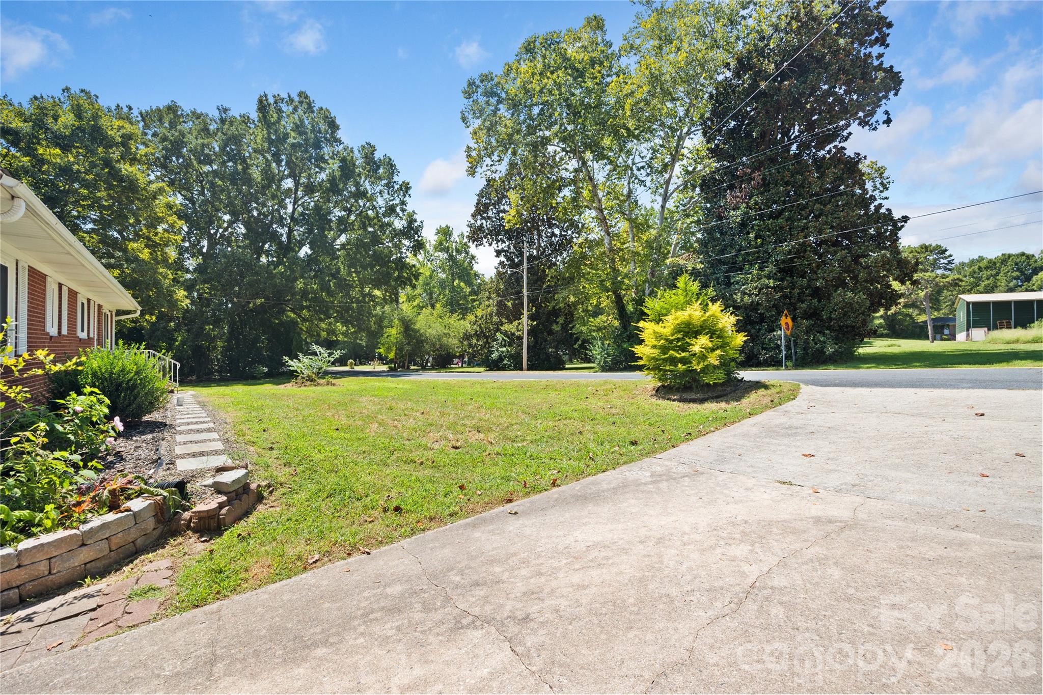 411 Coble Avenue Property Photo 28