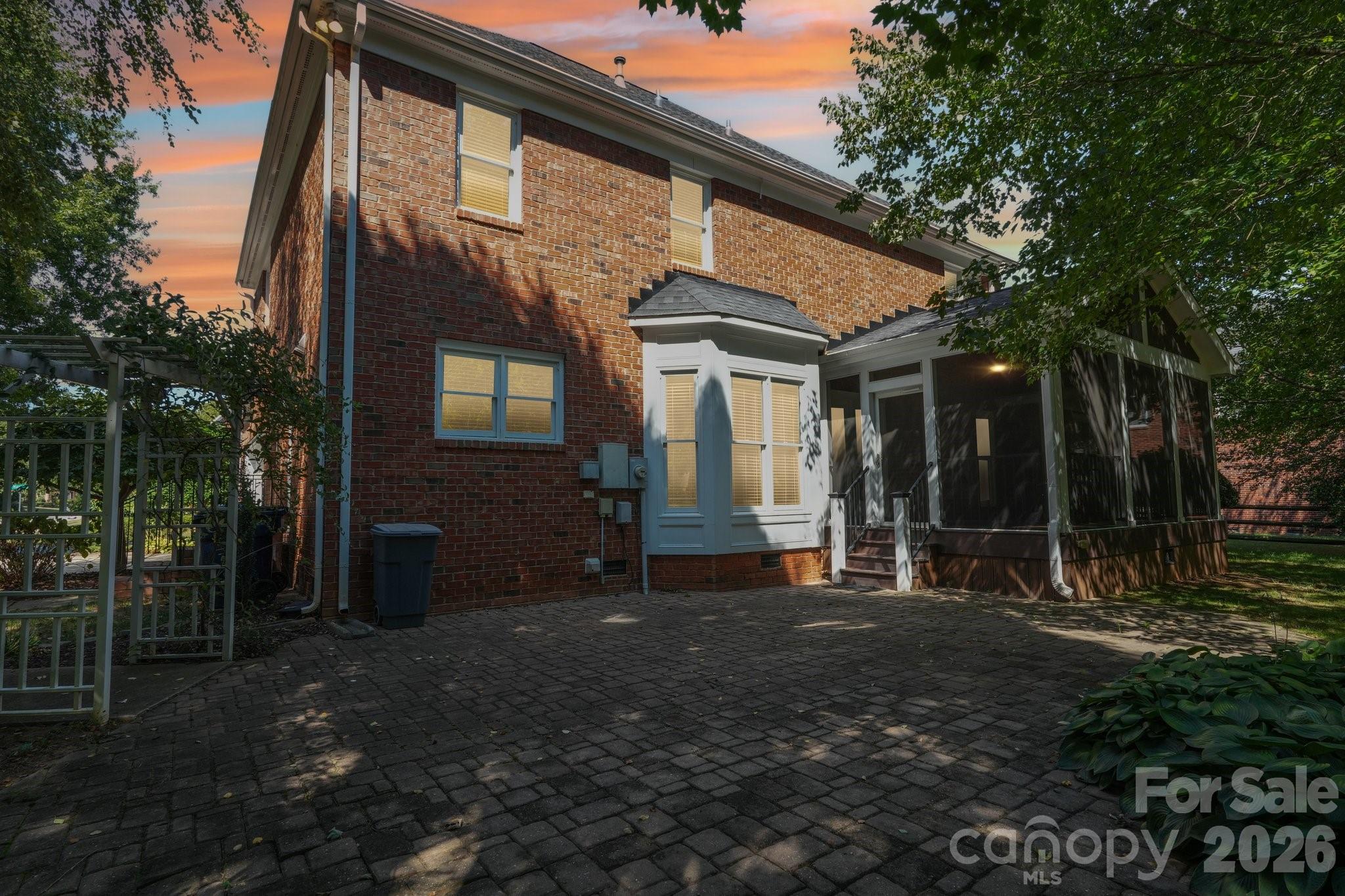 10204 Vixen Lane Property Photo 5