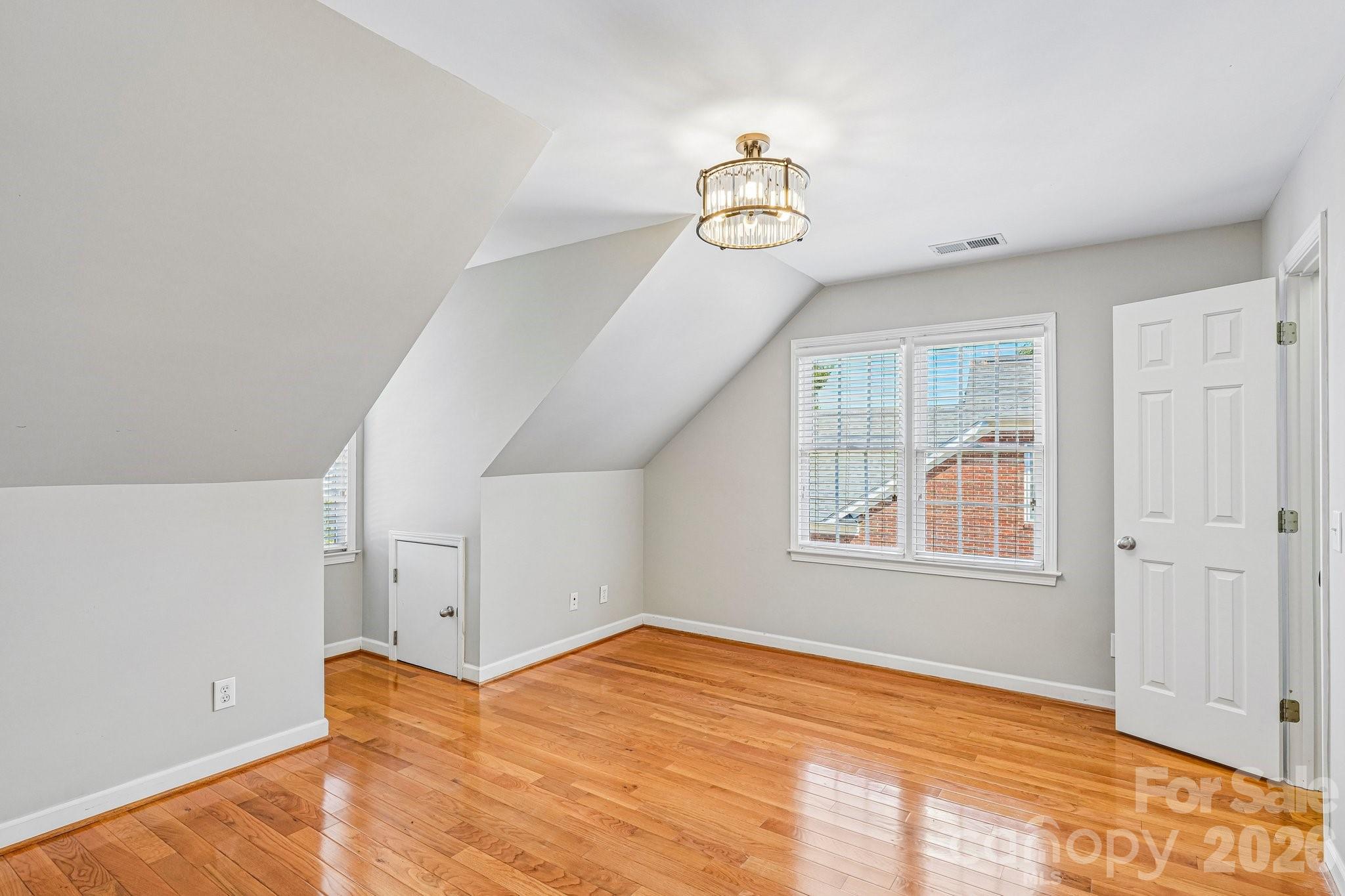 10204 Vixen Lane Property Photo 30