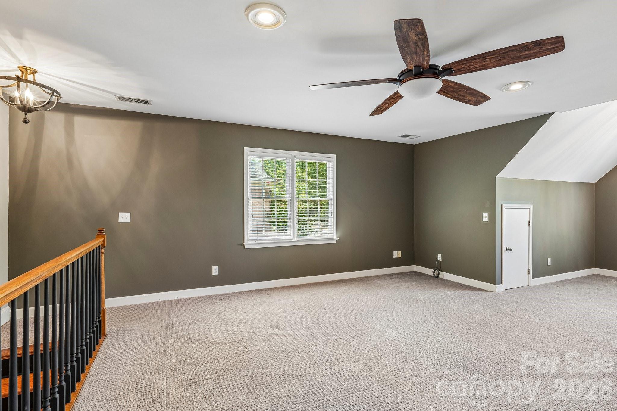 10204 Vixen Lane Property Photo 38