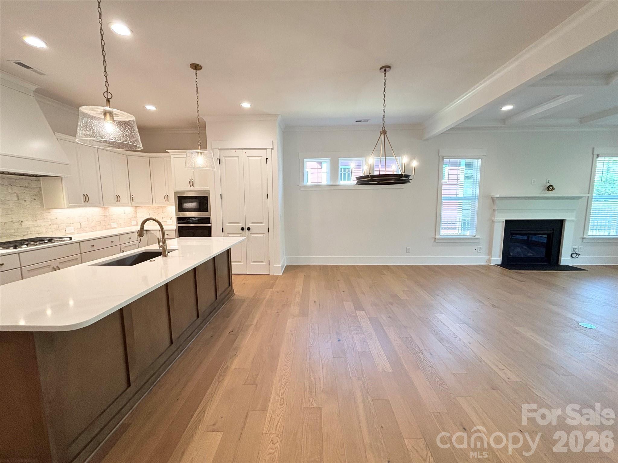 2976 Alveston Drive Property Photo 4