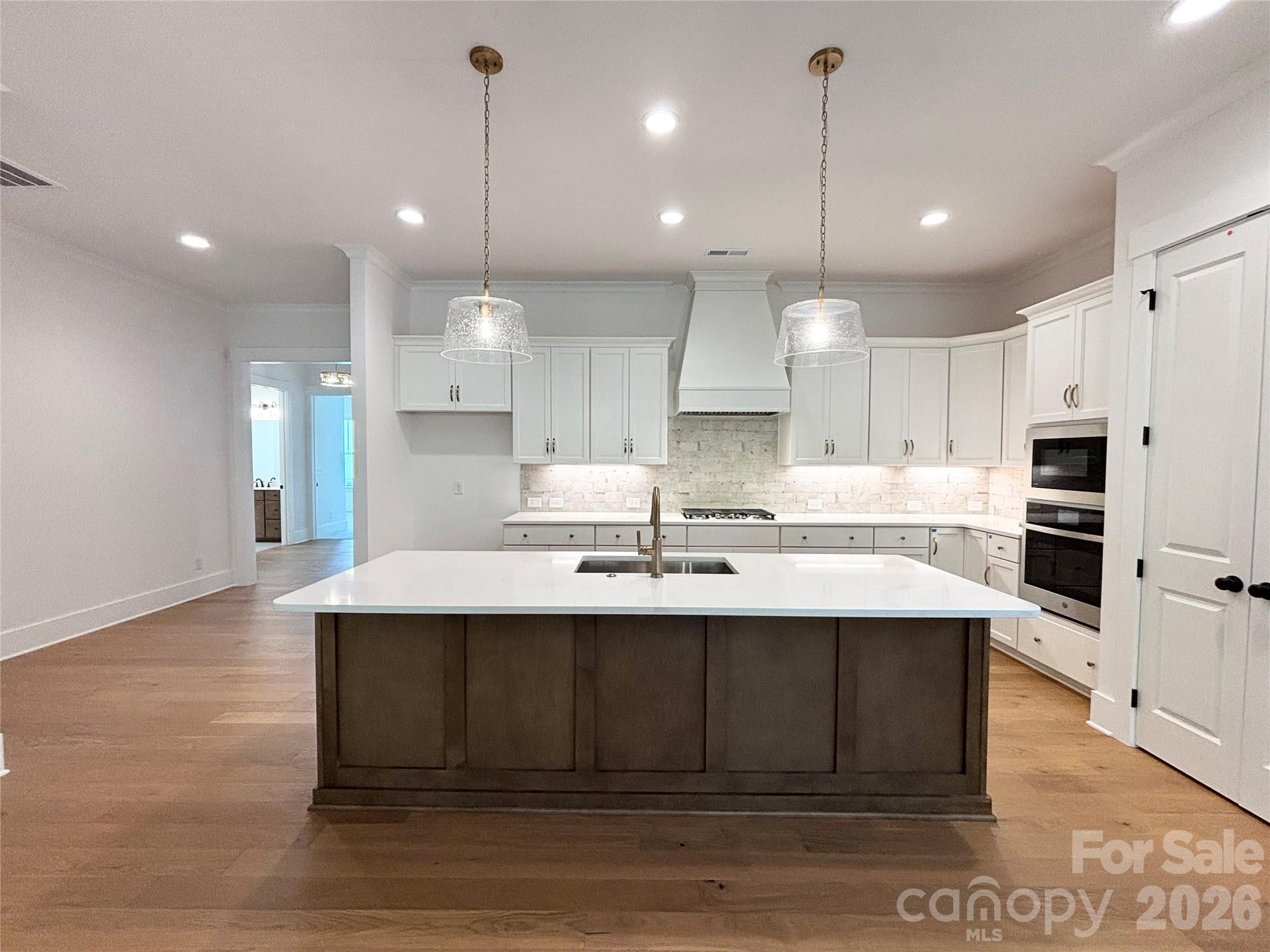 2976 Alveston Drive Property Photo 8