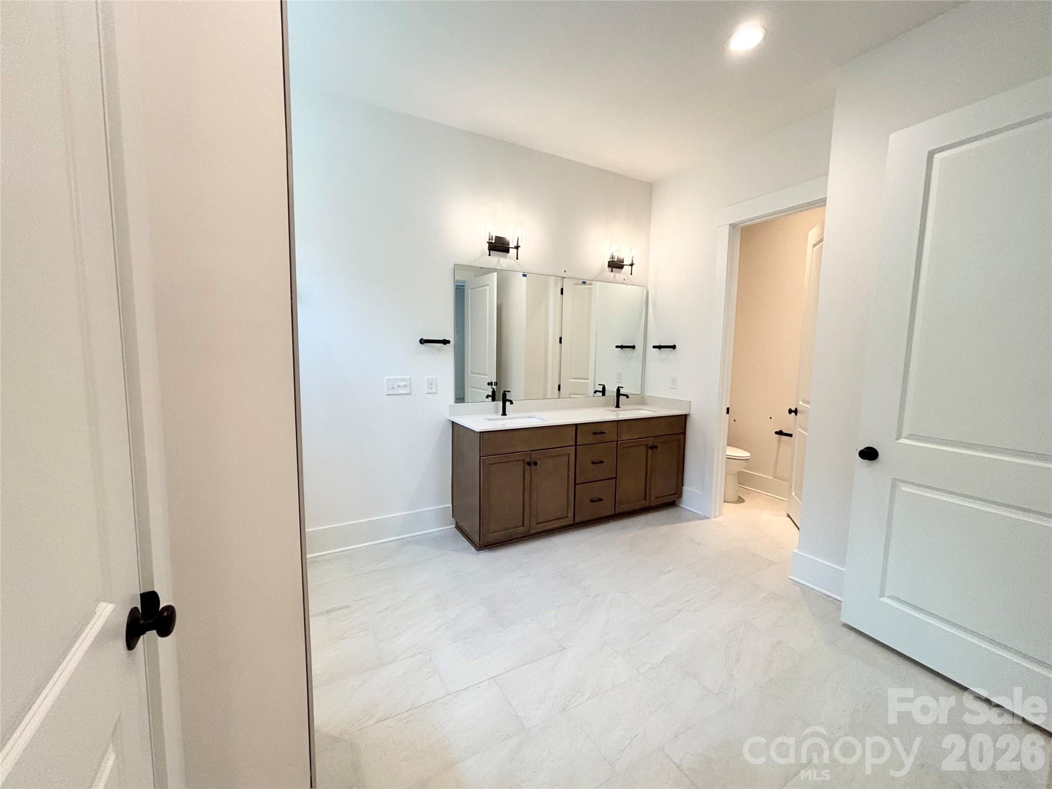 2976 Alveston Drive Property Photo 27