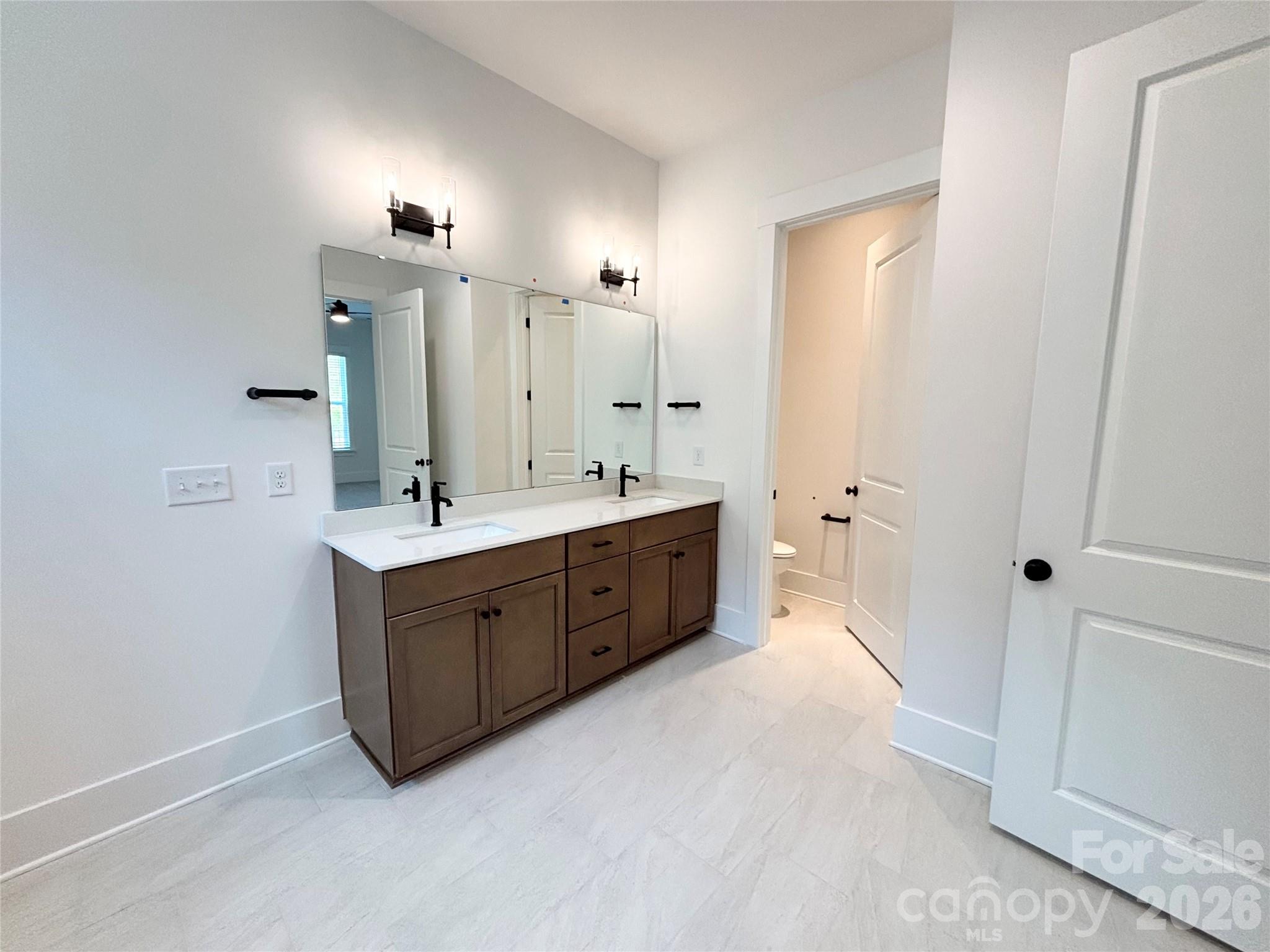 2976 Alveston Drive Property Photo 28