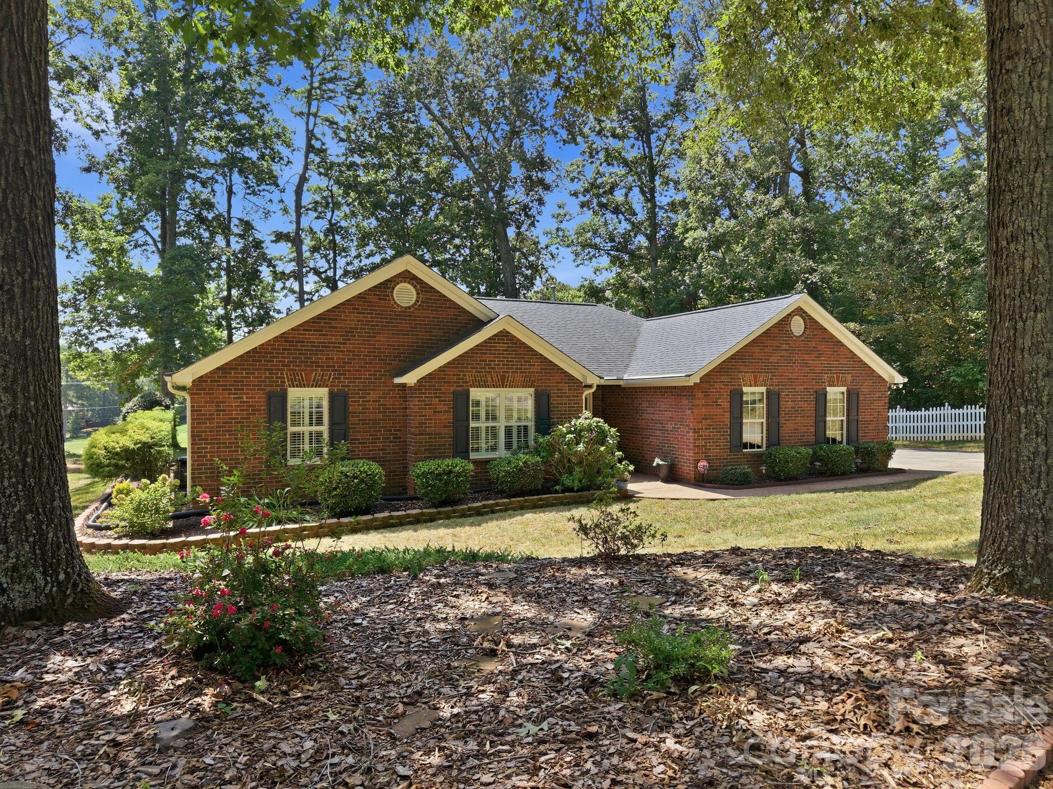 712 Wildwood Drive Property Photo 4