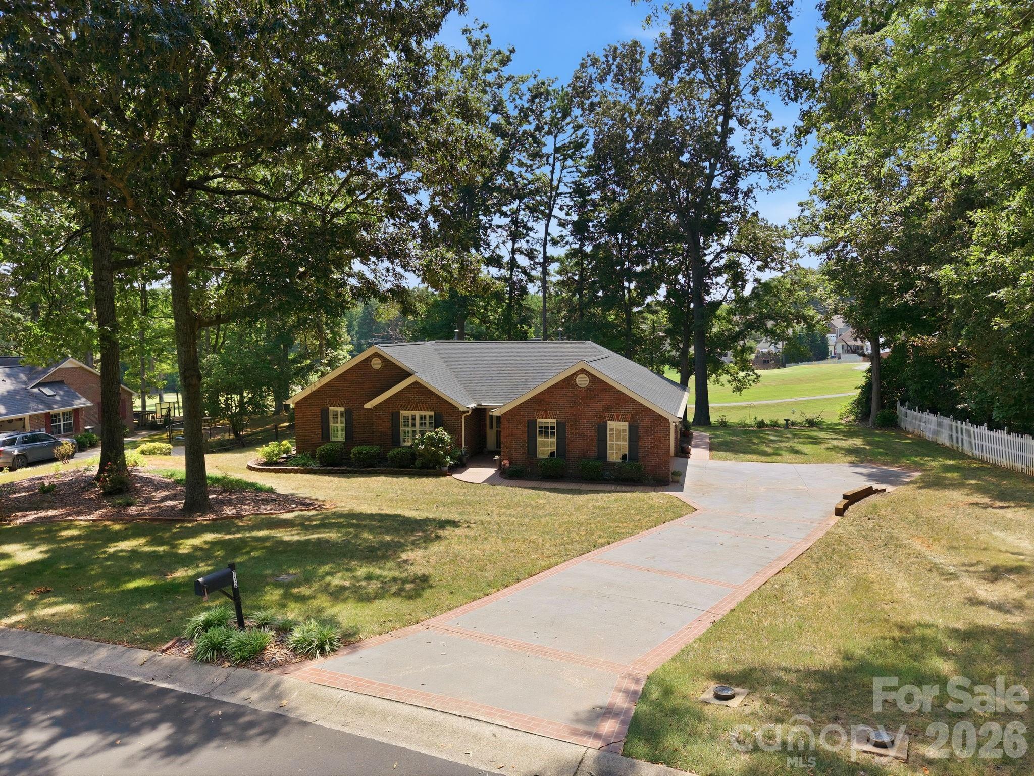712 Wildwood Drive Property Photo 5