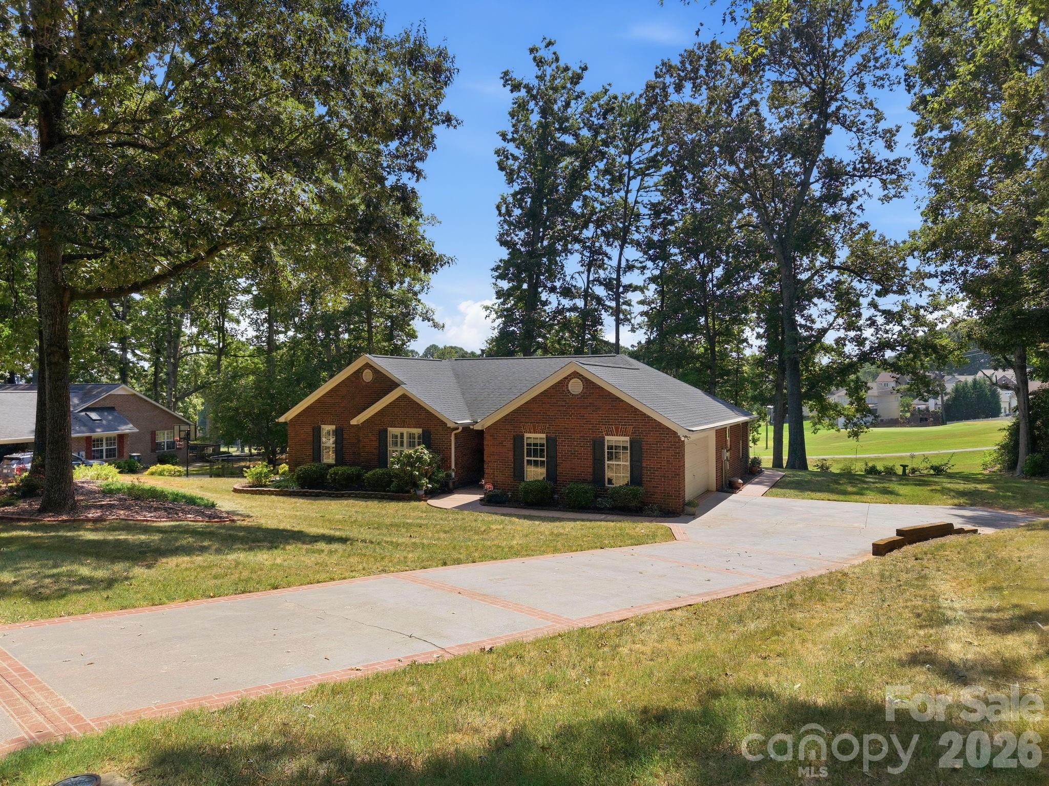 712 Wildwood Drive Property Photo 6