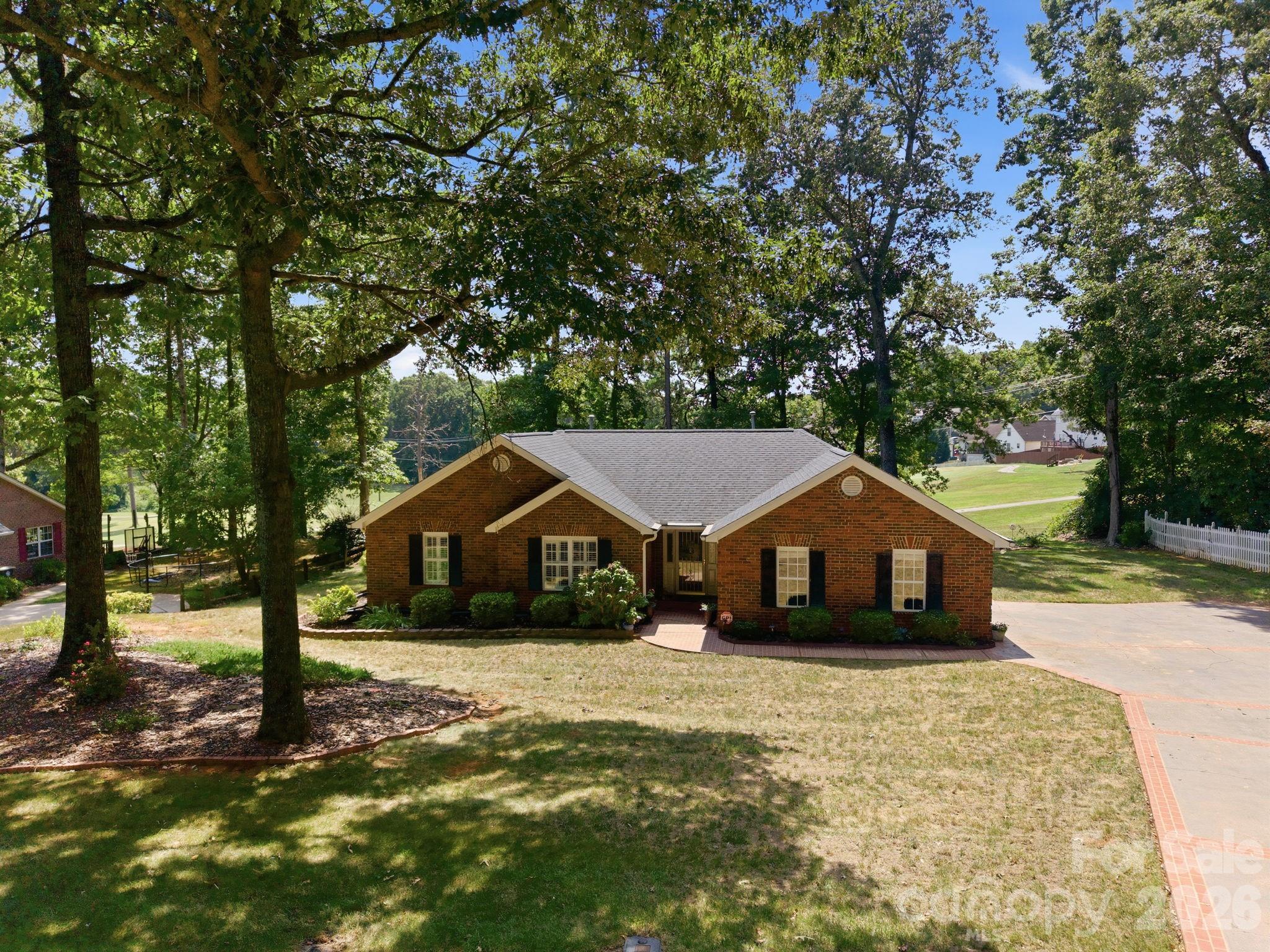 712 Wildwood Drive Property Photo 7