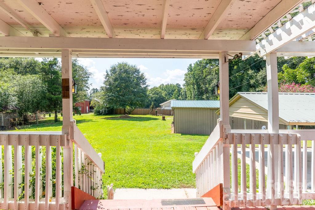 8095 Henry Harris Road Property Photo 5