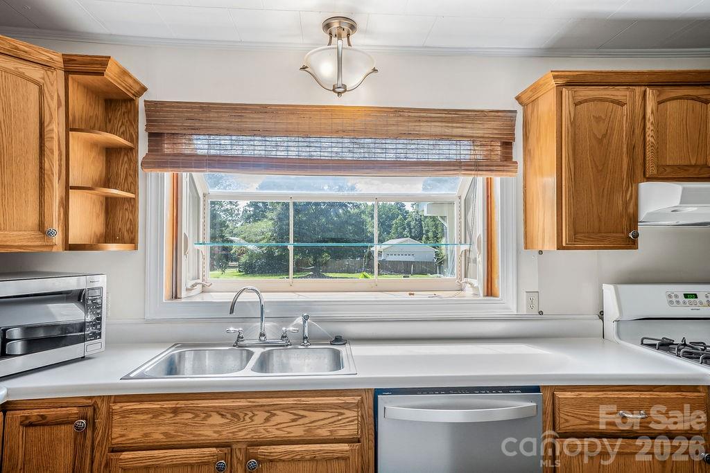 8095 Henry Harris Road Property Photo 8
