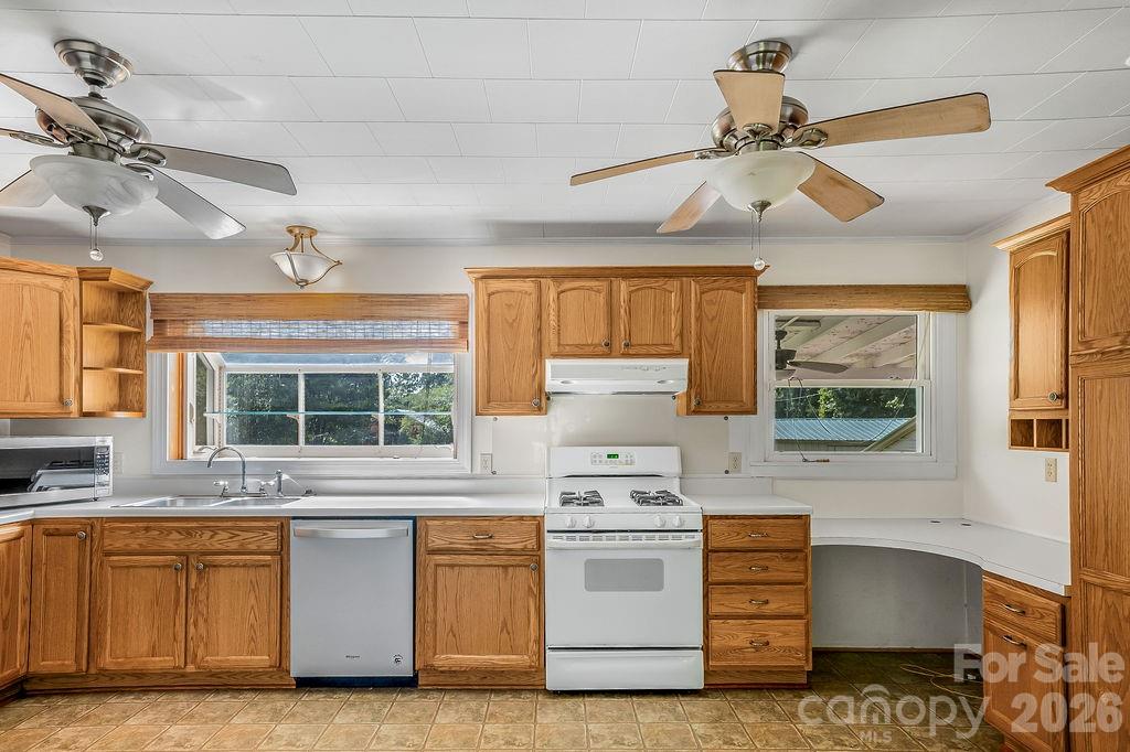 8095 Henry Harris Road Property Photo 10
