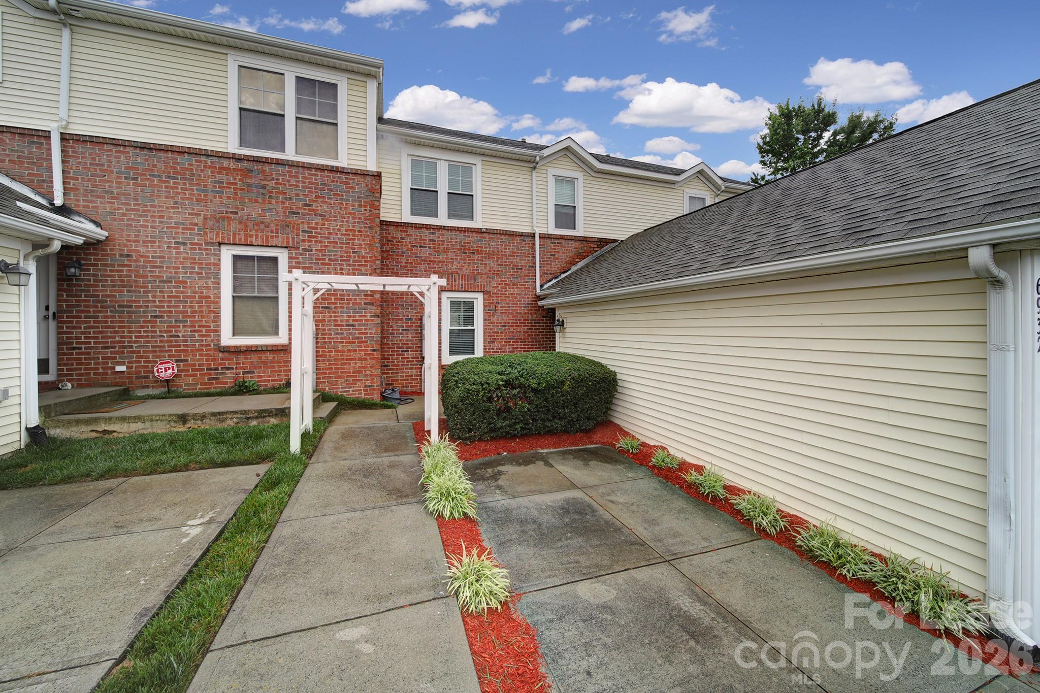 6932 Misty Pine Lane Property Photo 1