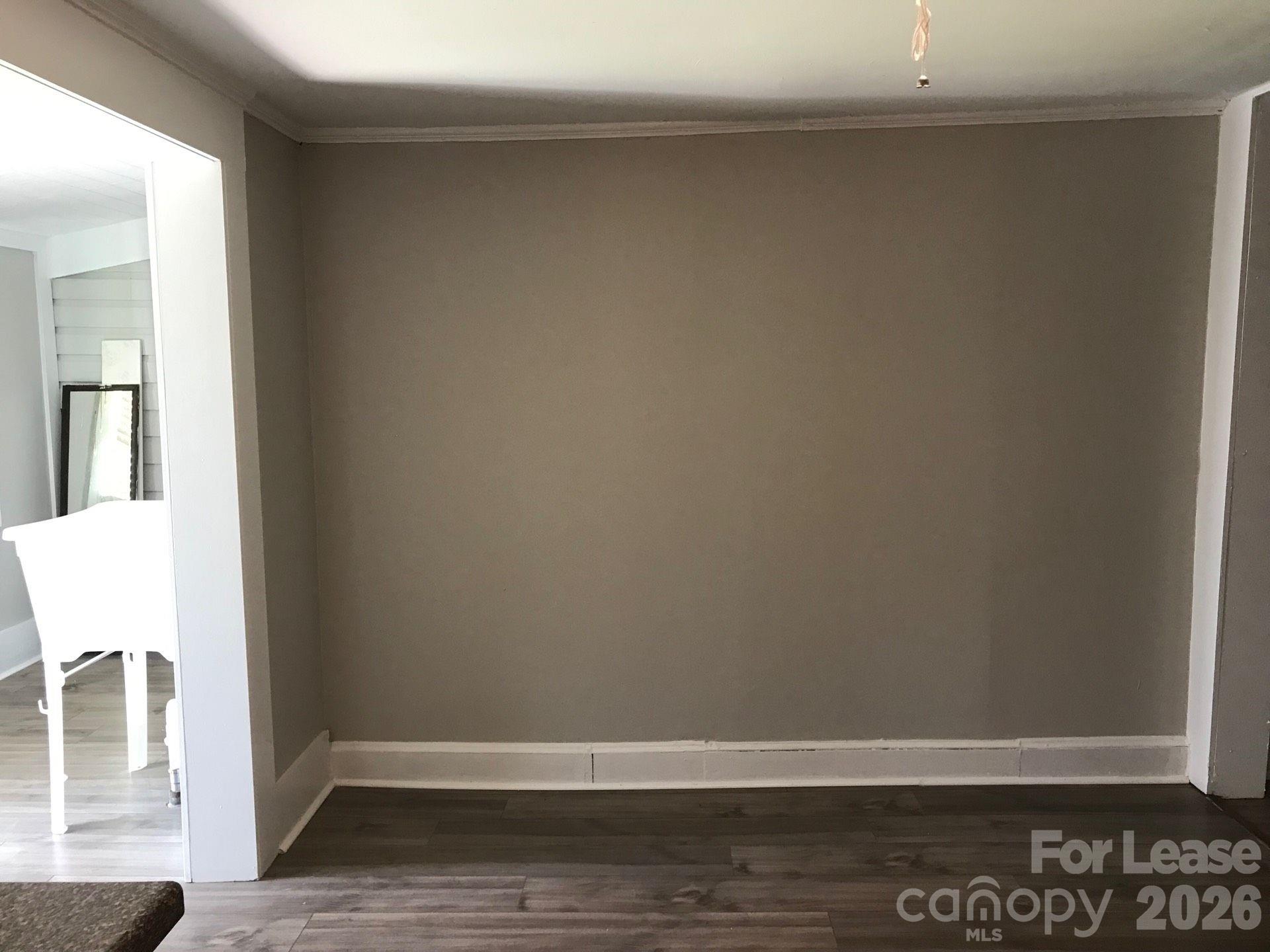 213 W King Street Property Photo 5