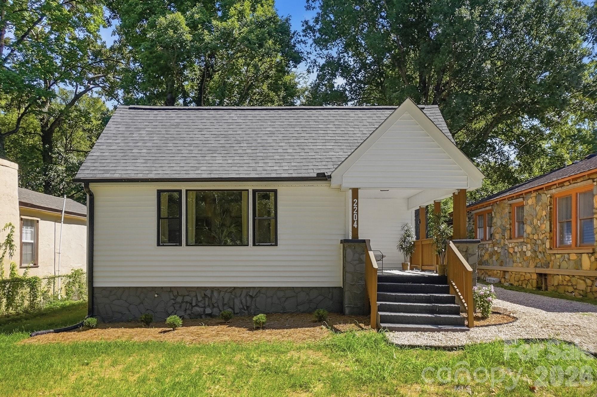 2204 Rozzelles Ferry Road Property Photo 2