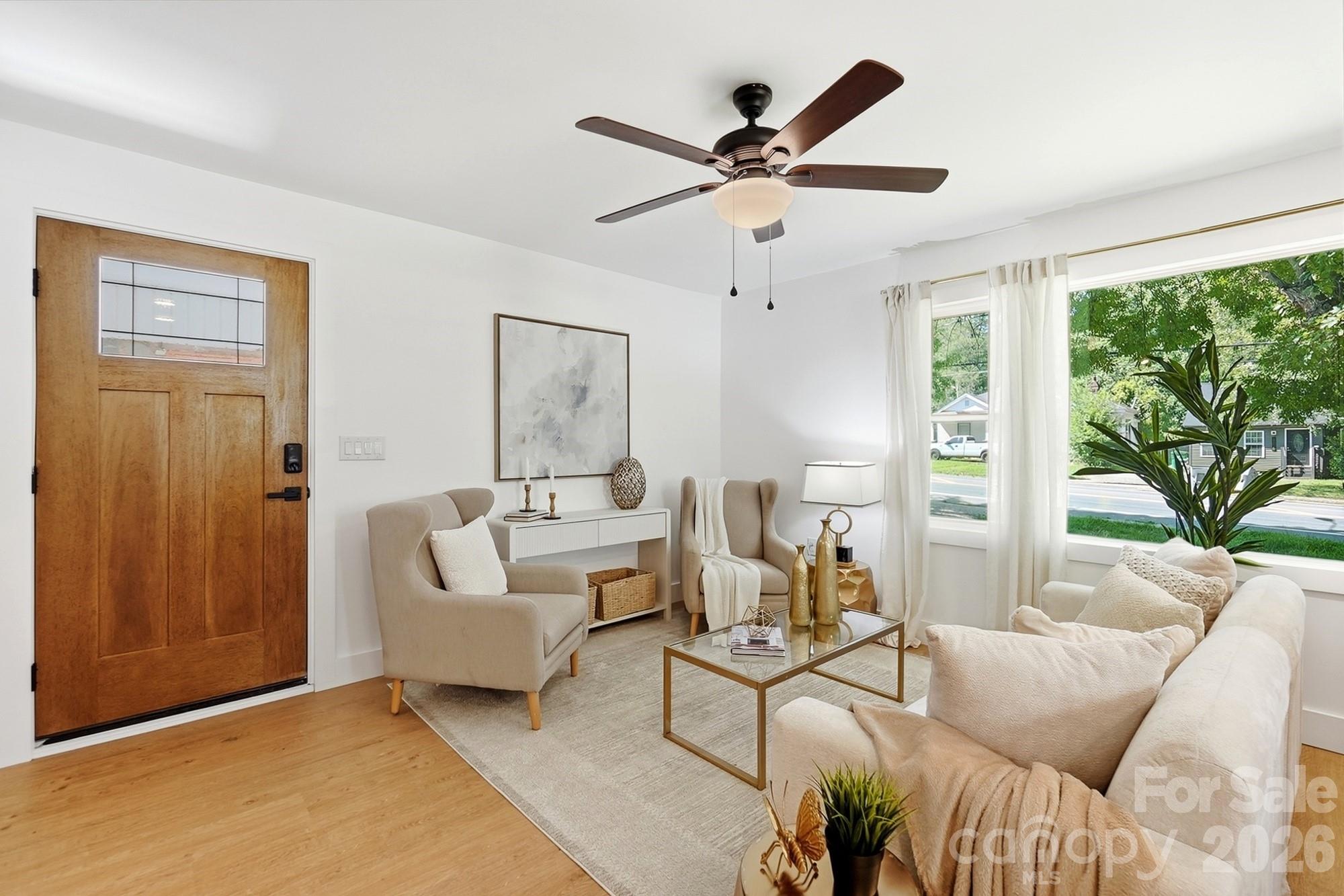 2204 Rozzelles Ferry Road Property Photo 4