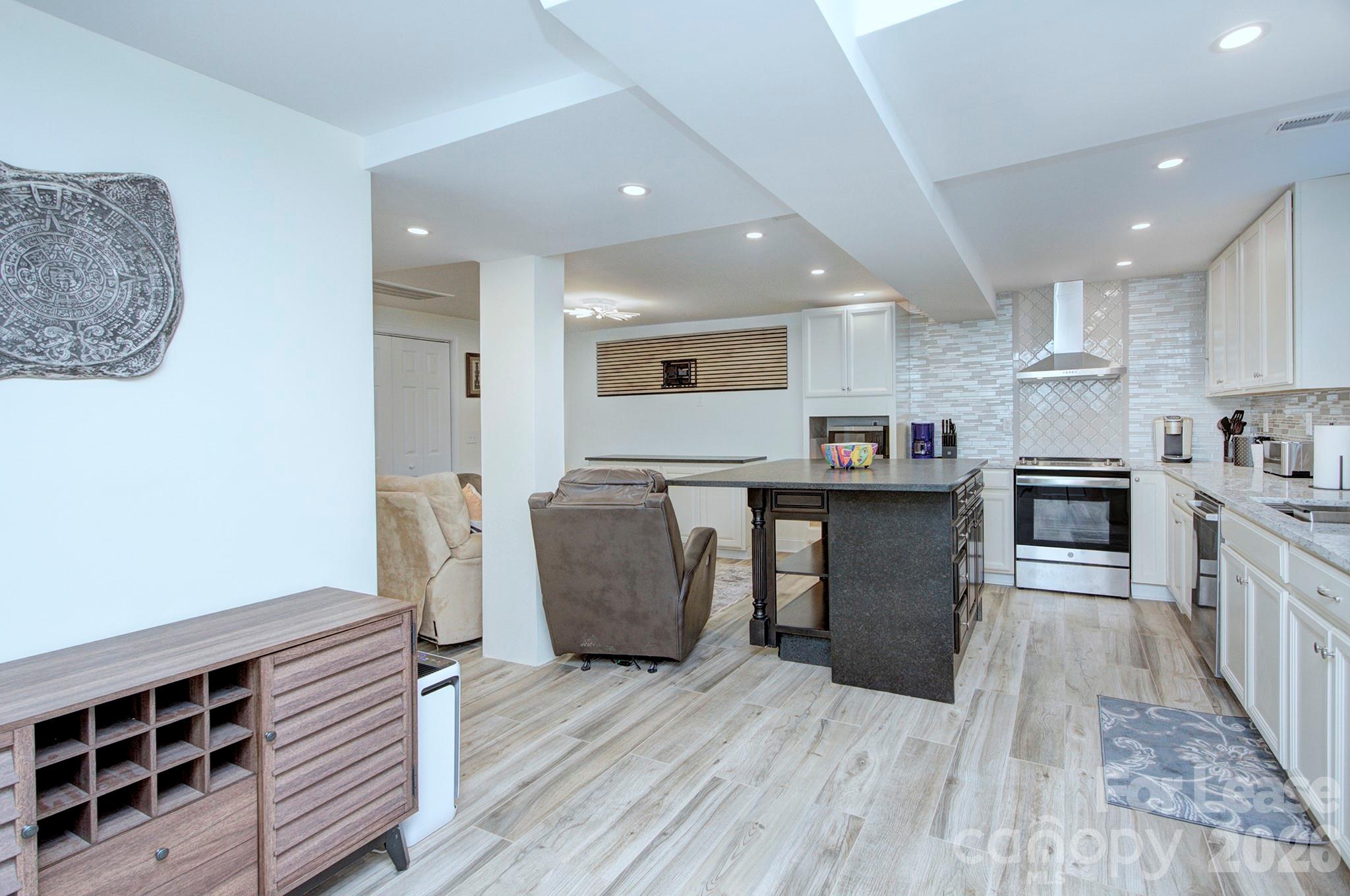 709 Baldwin Avenue B Property Photo 4