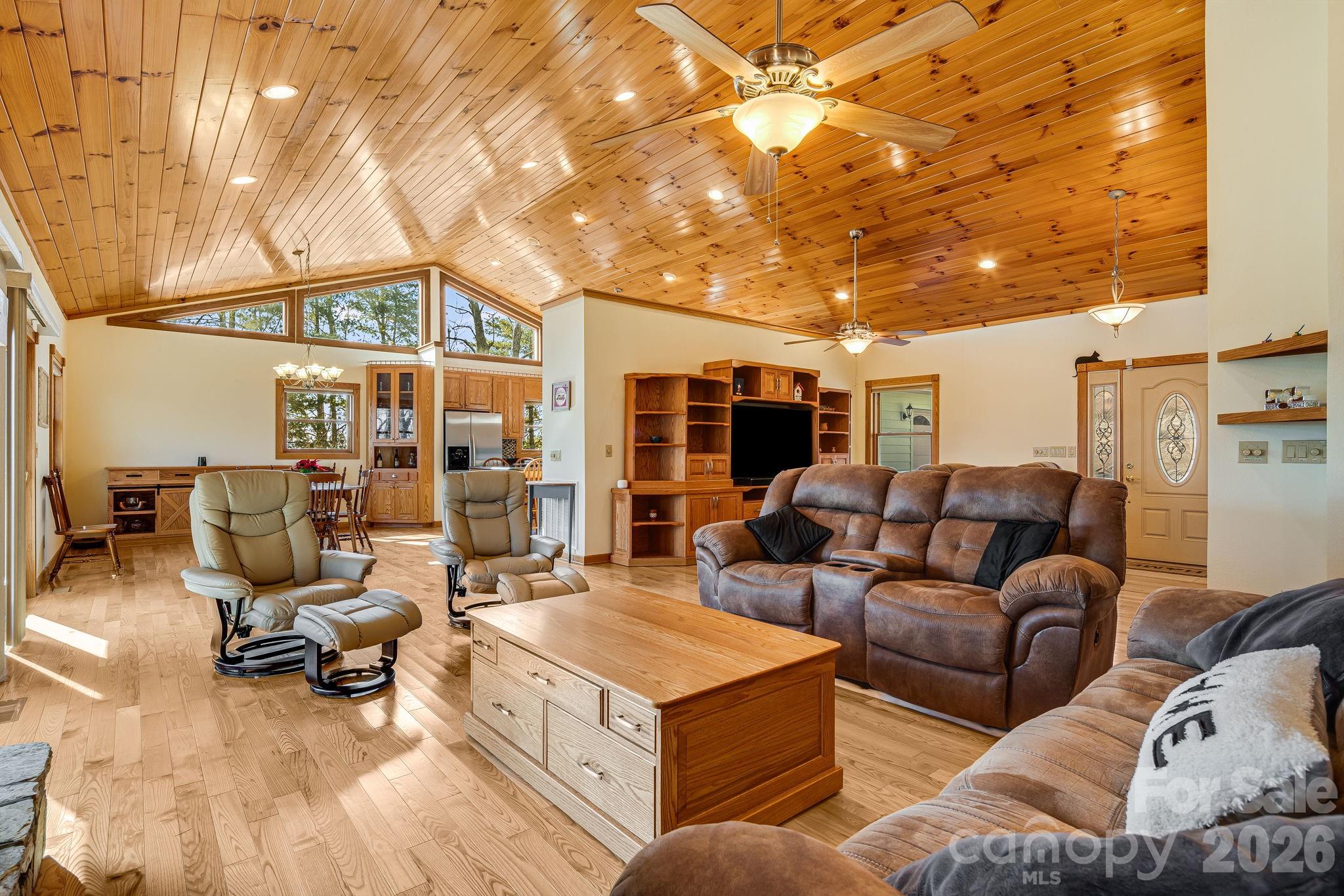 20 Stony Crest Drive Property Photo 7
