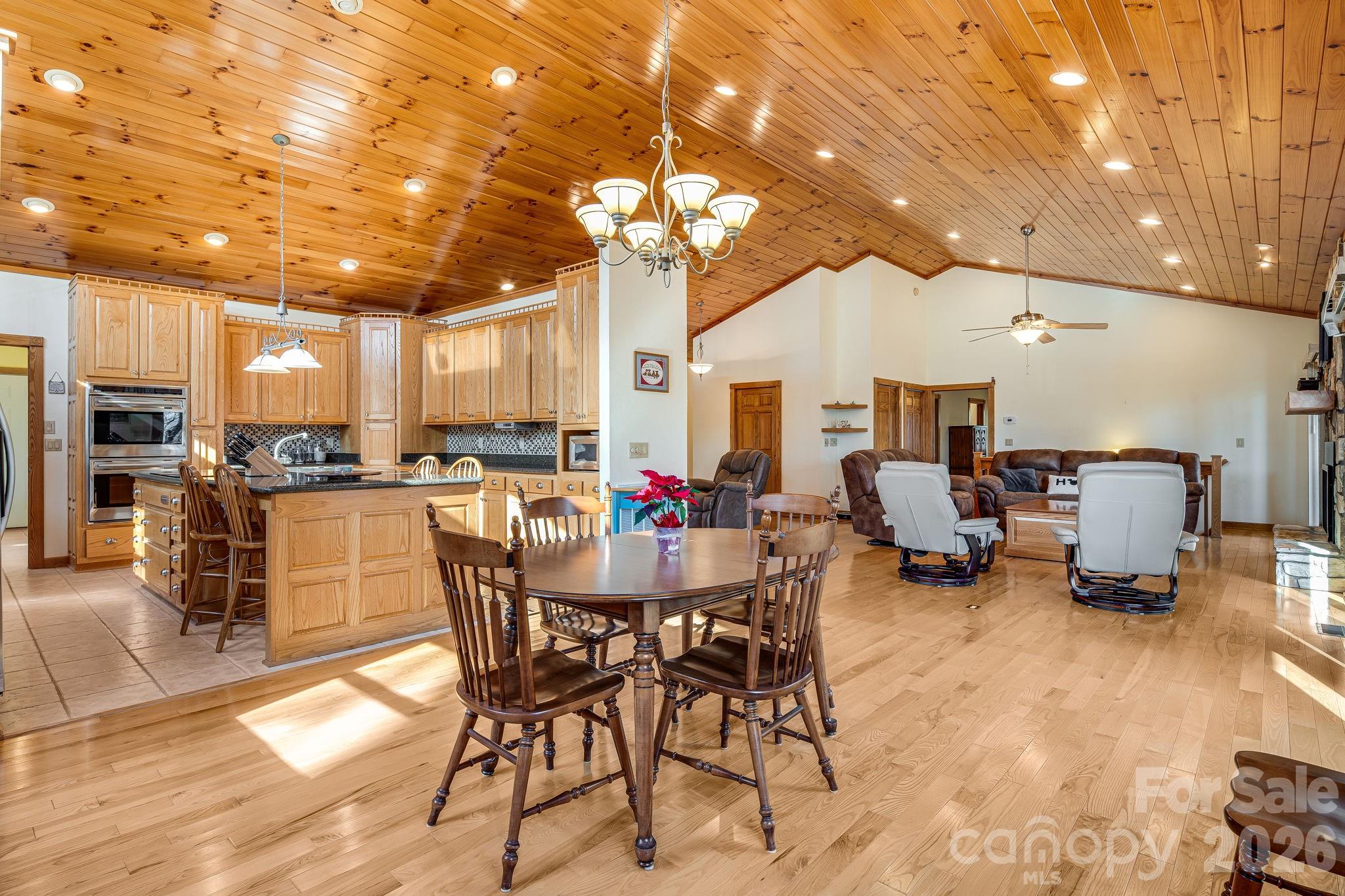 20 Stony Crest Drive Property Photo 11