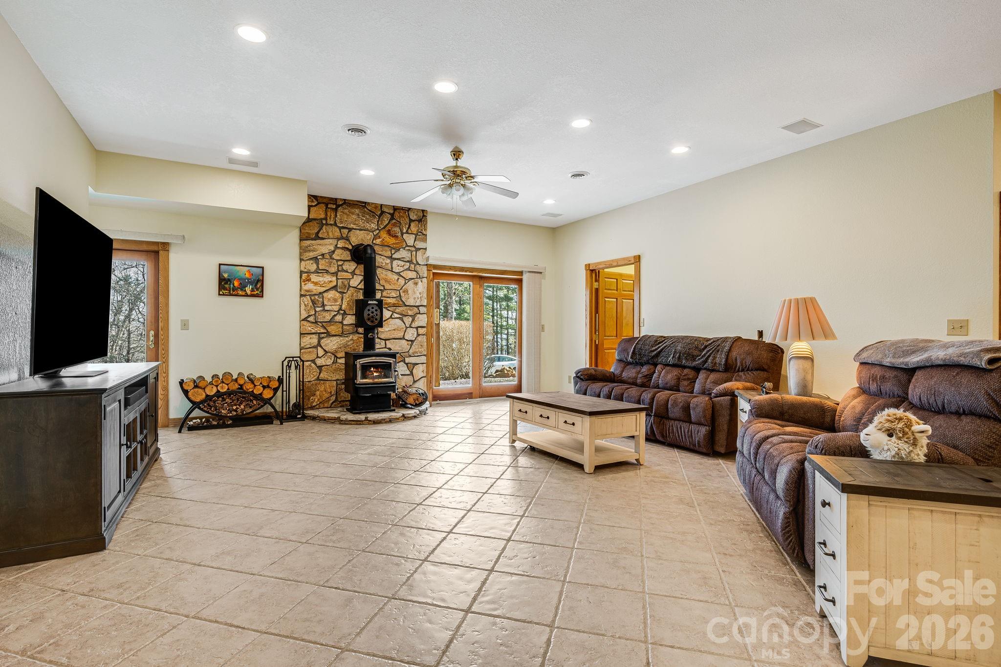 20 Stony Crest Drive Property Photo 28