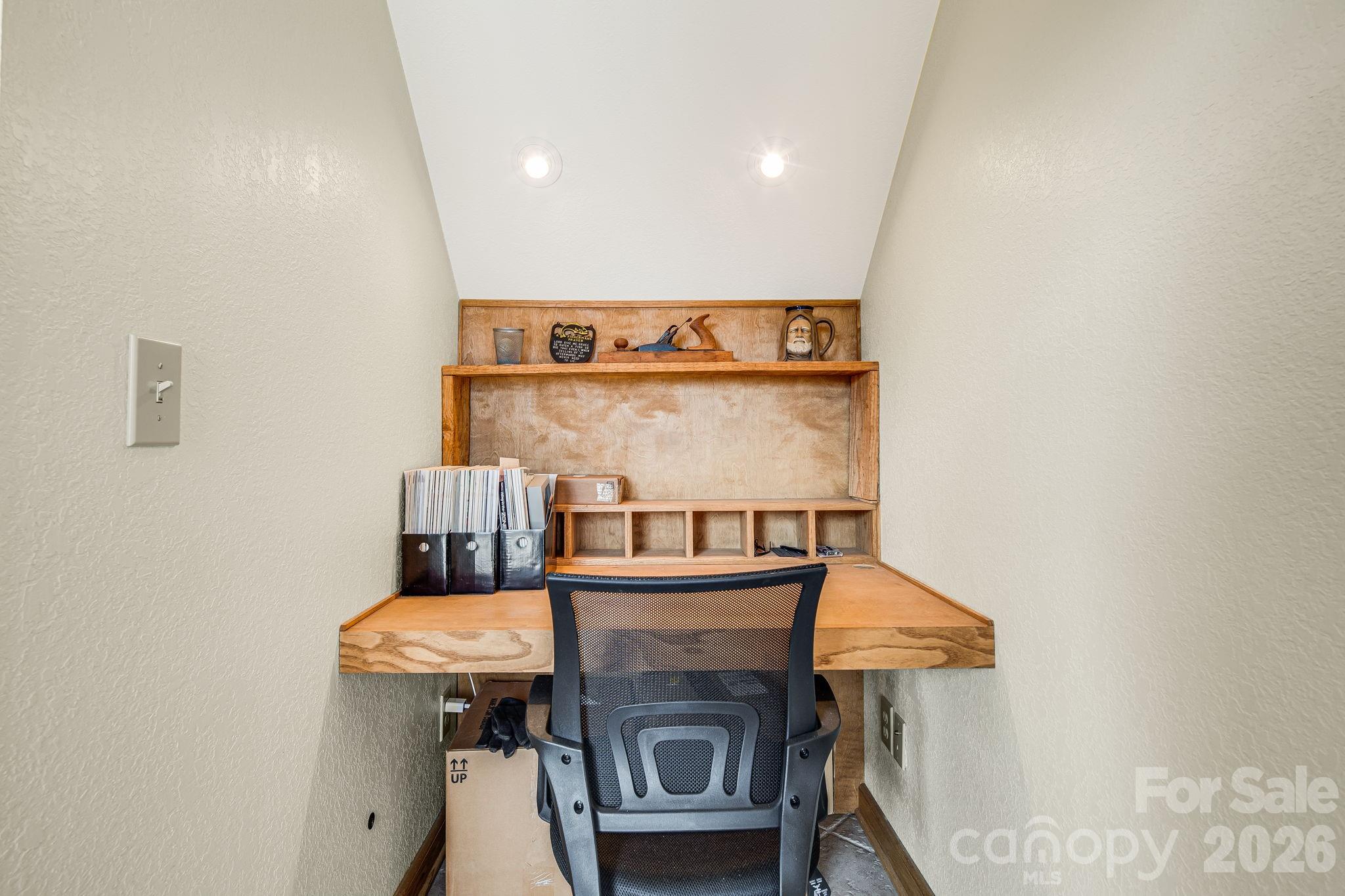 20 Stony Crest Drive Property Photo 33
