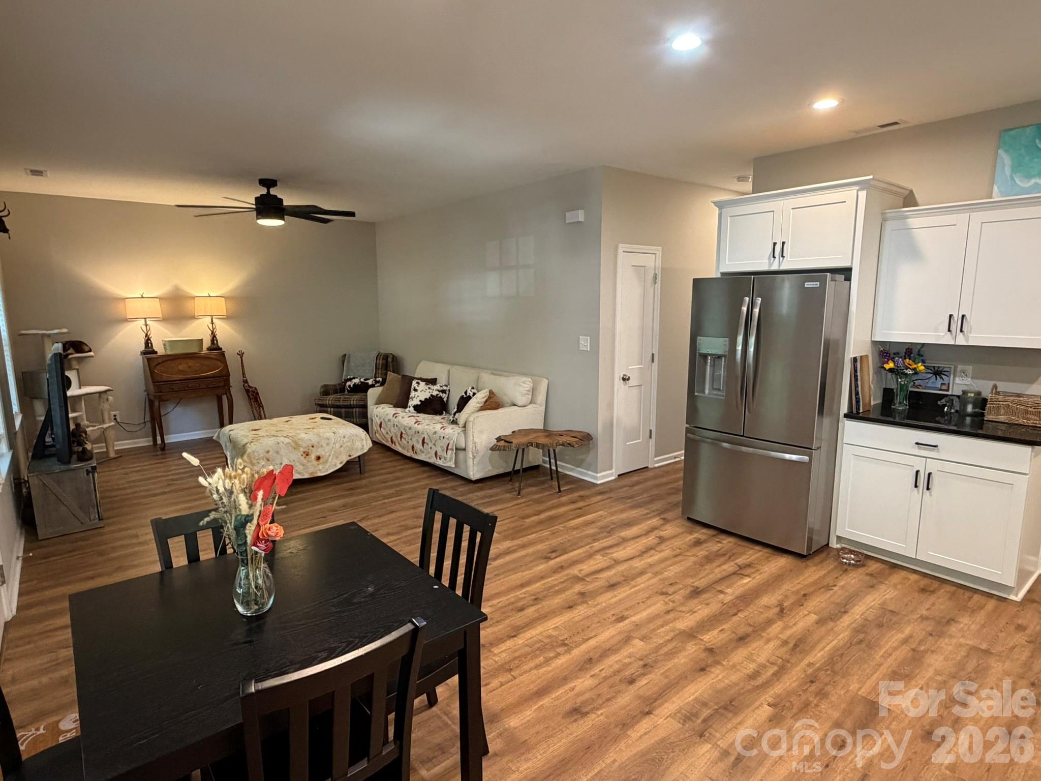 204 E Poplar Street Property Photo 7