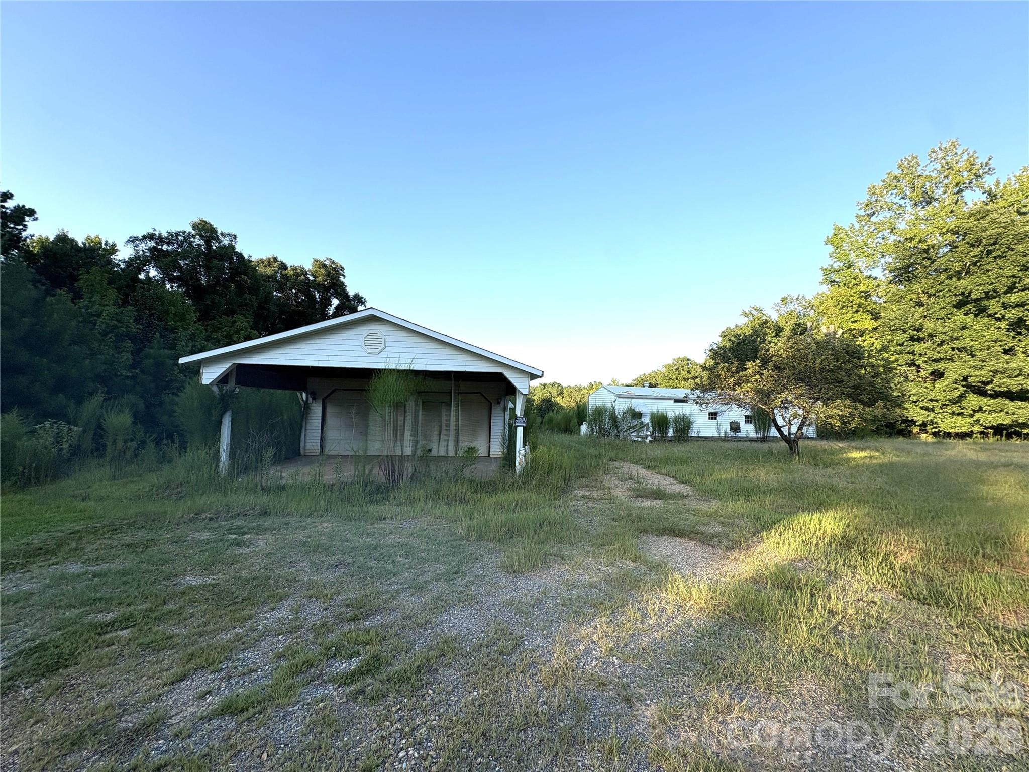 3336 University Drive Property Photo 3