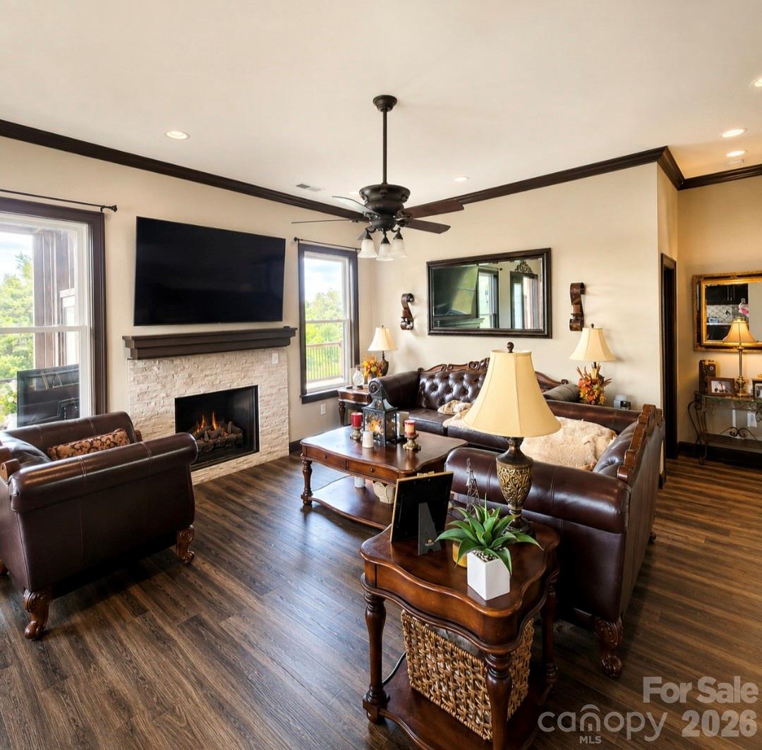 3233 Hahn Scott Road Property Photo 4