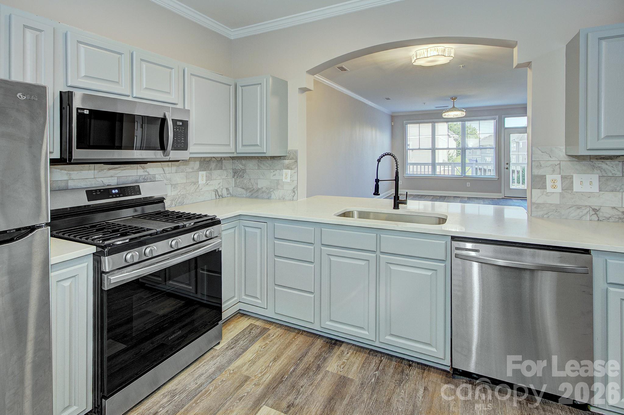 210 S Cedar Street Property Photo 4