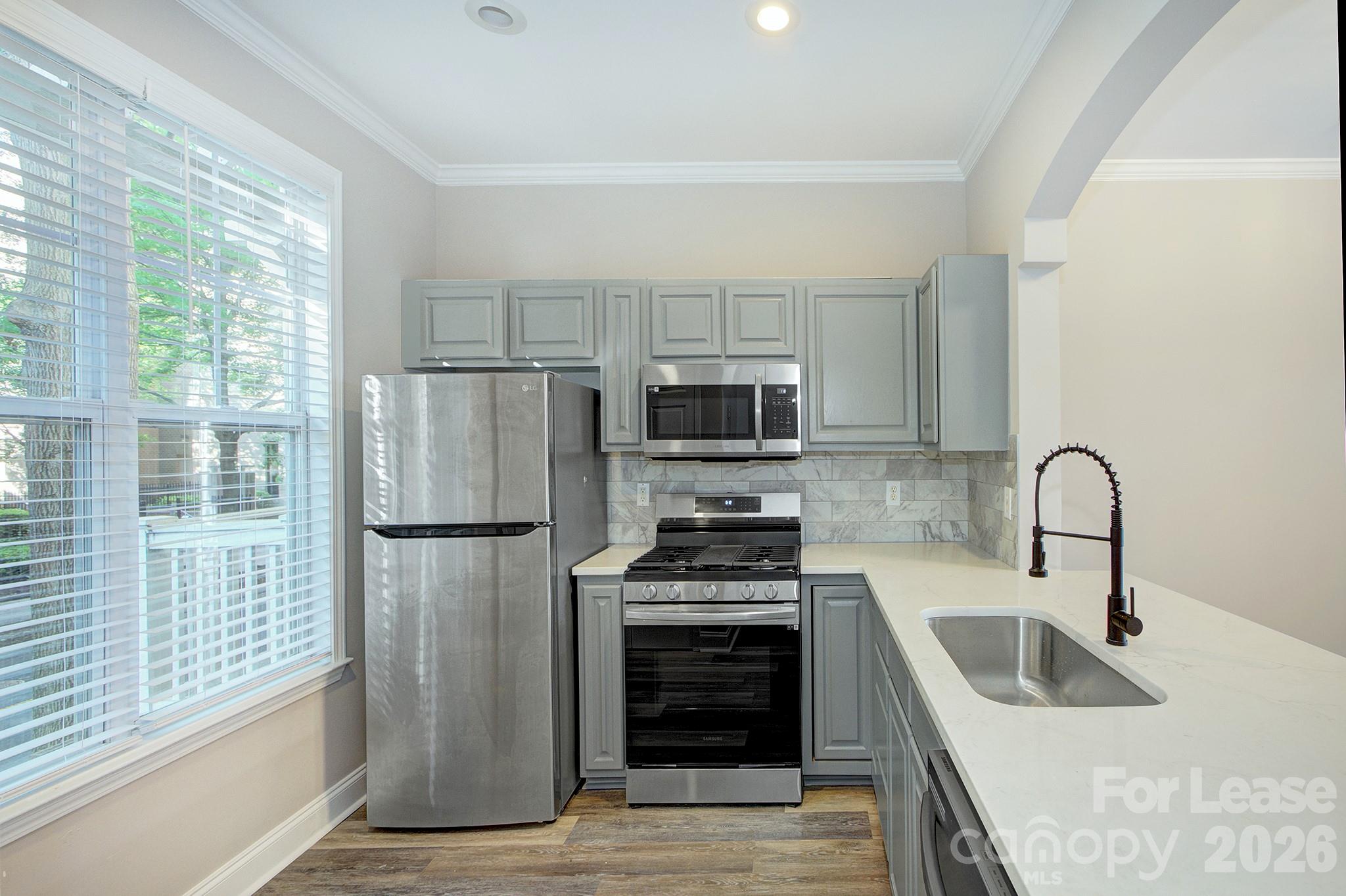 210 S Cedar Street Property Photo 5