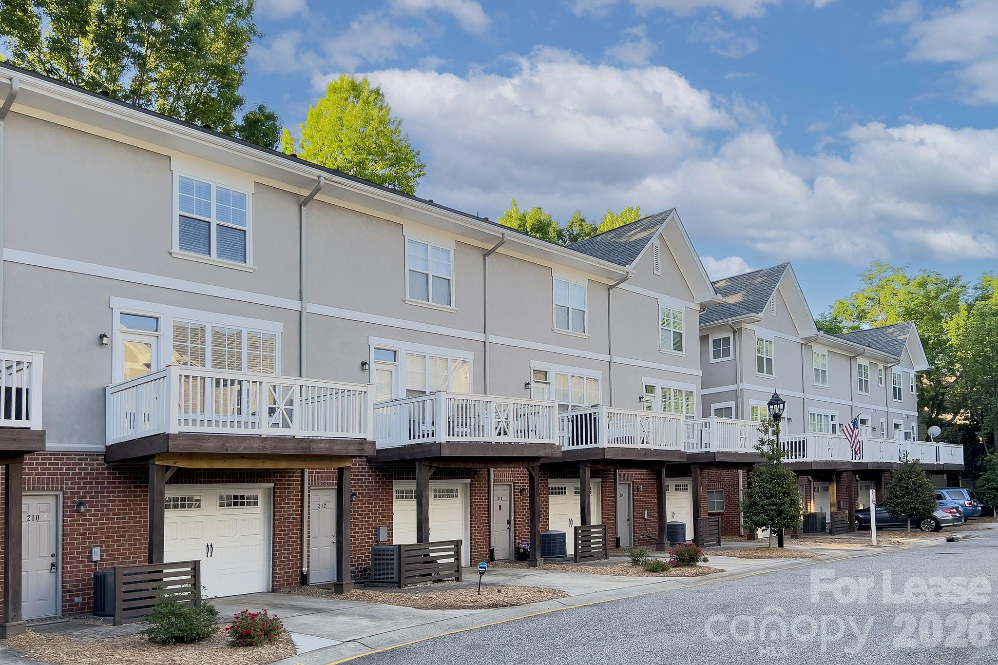 210 S Cedar Street Property Photo 15