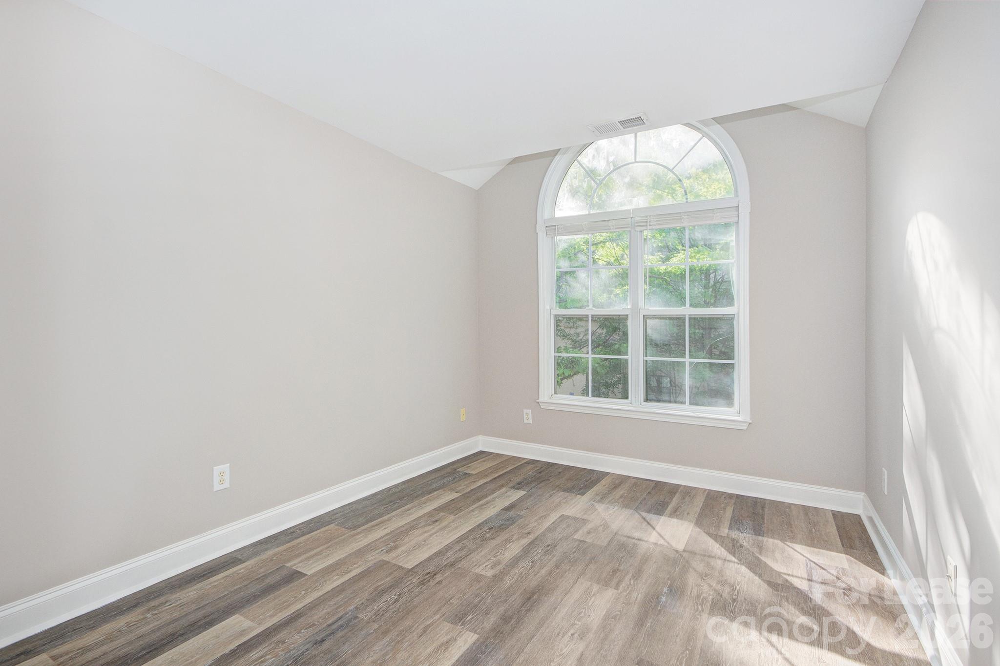 210 S Cedar Street Property Photo 21