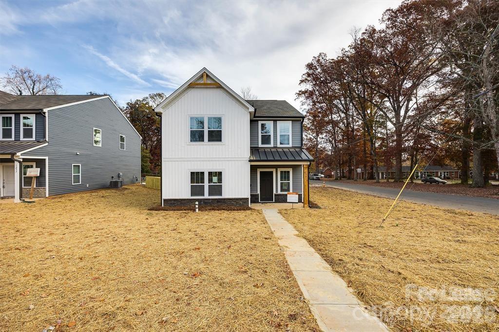 1241 Eastway Drive Property Photo 1