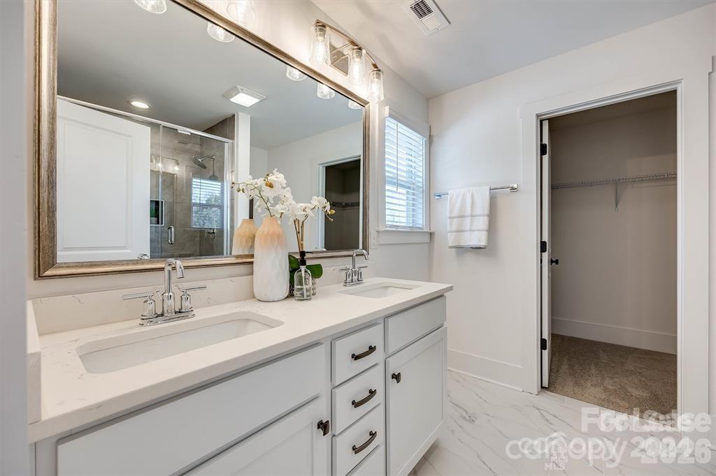 1241 Eastway Drive Property Photo 10