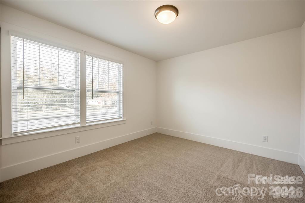 1241 Eastway Drive Property Photo 11