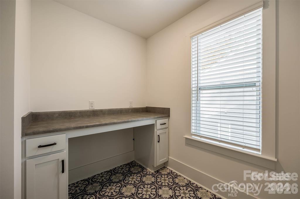 1241 Eastway Drive Property Photo 15