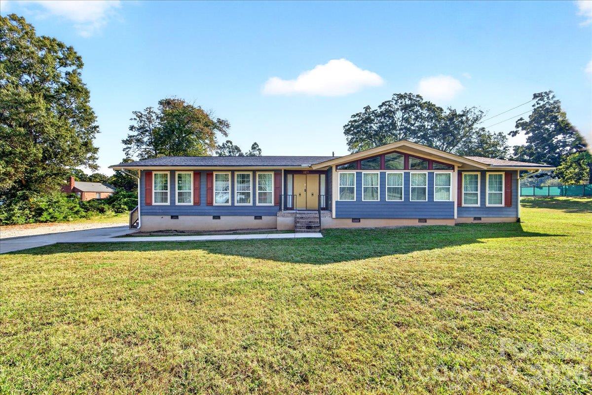 1811 Little Rock Road Property Photo 2