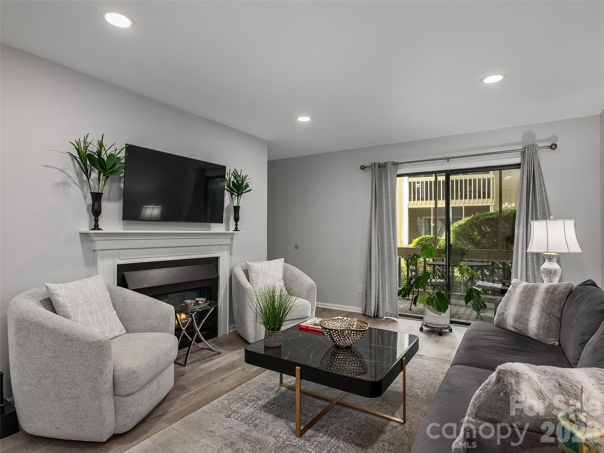 110 Heywood Road 4a Property Photo 3