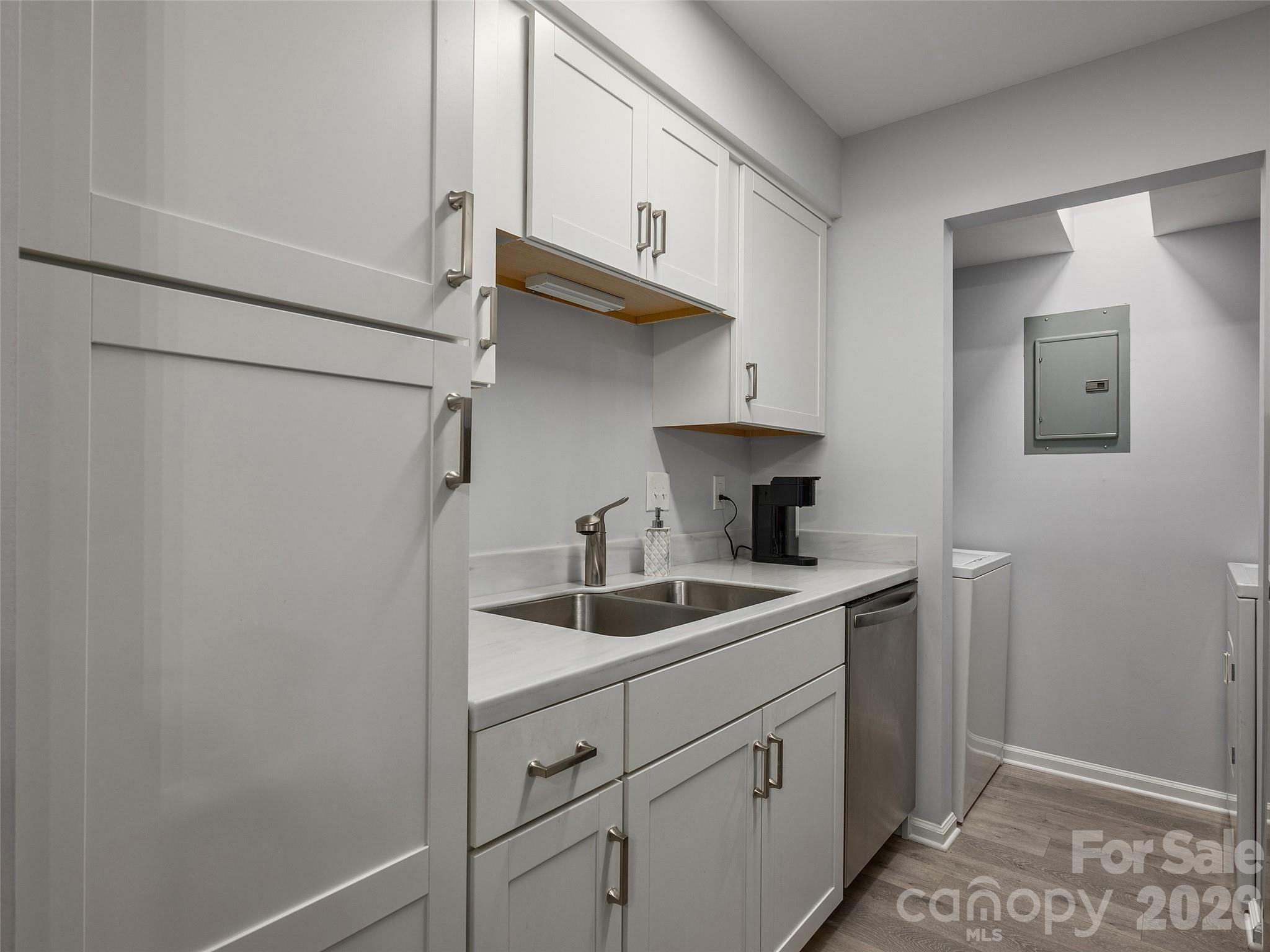 110 Heywood Road 4a Property Photo 8