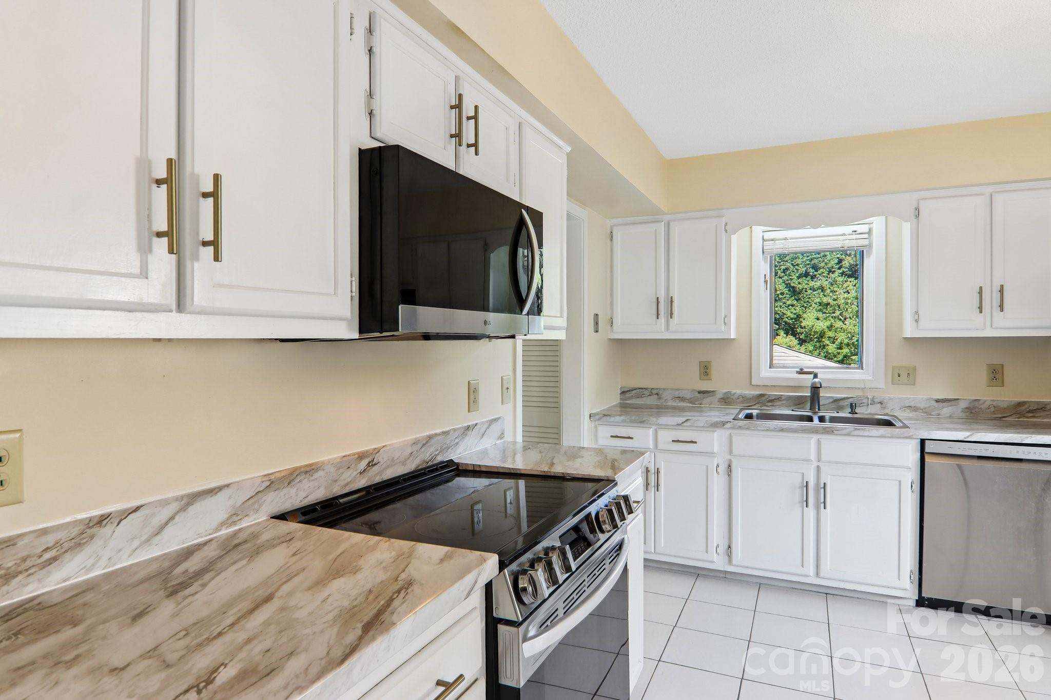 18 Foxmoor Court Property Photo 7
