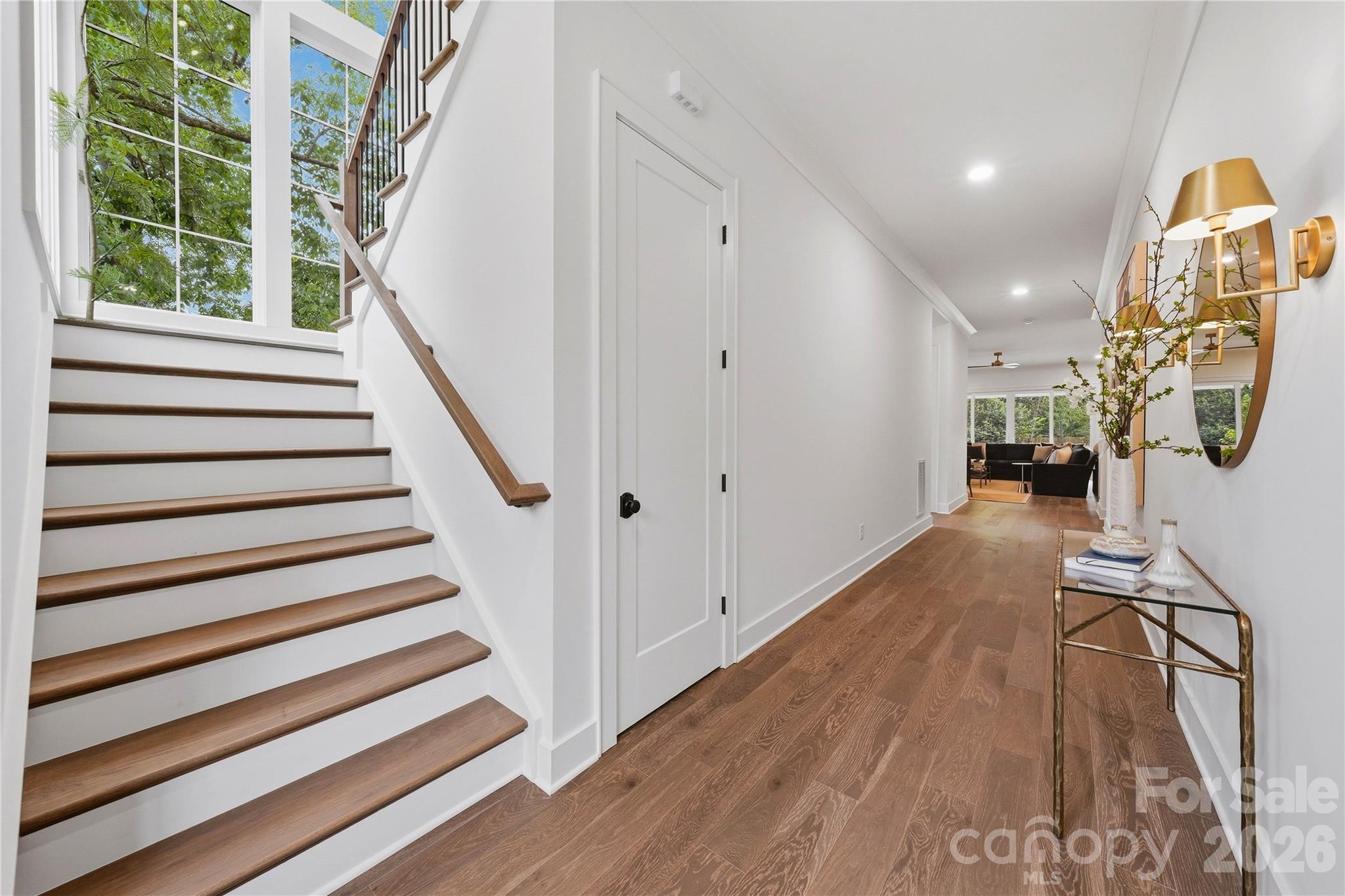 1115 Lomax Avenue Property Photo 4