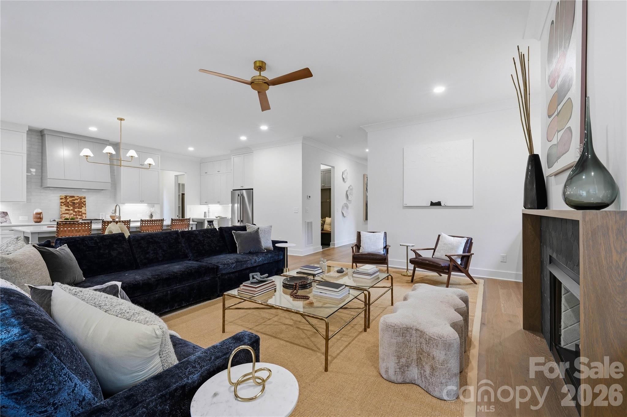 1115 Lomax Avenue Property Photo 8