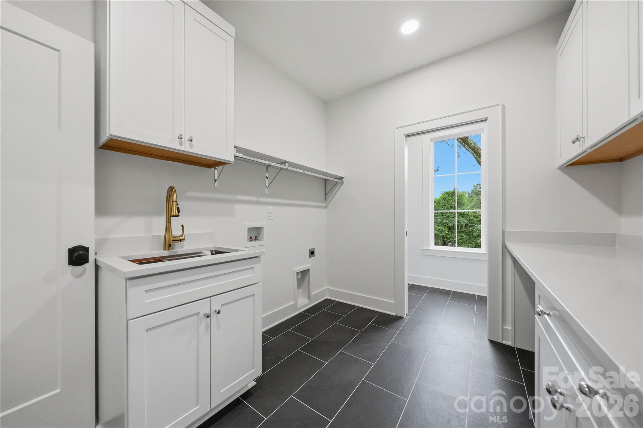 1115 Lomax Avenue Property Photo 35