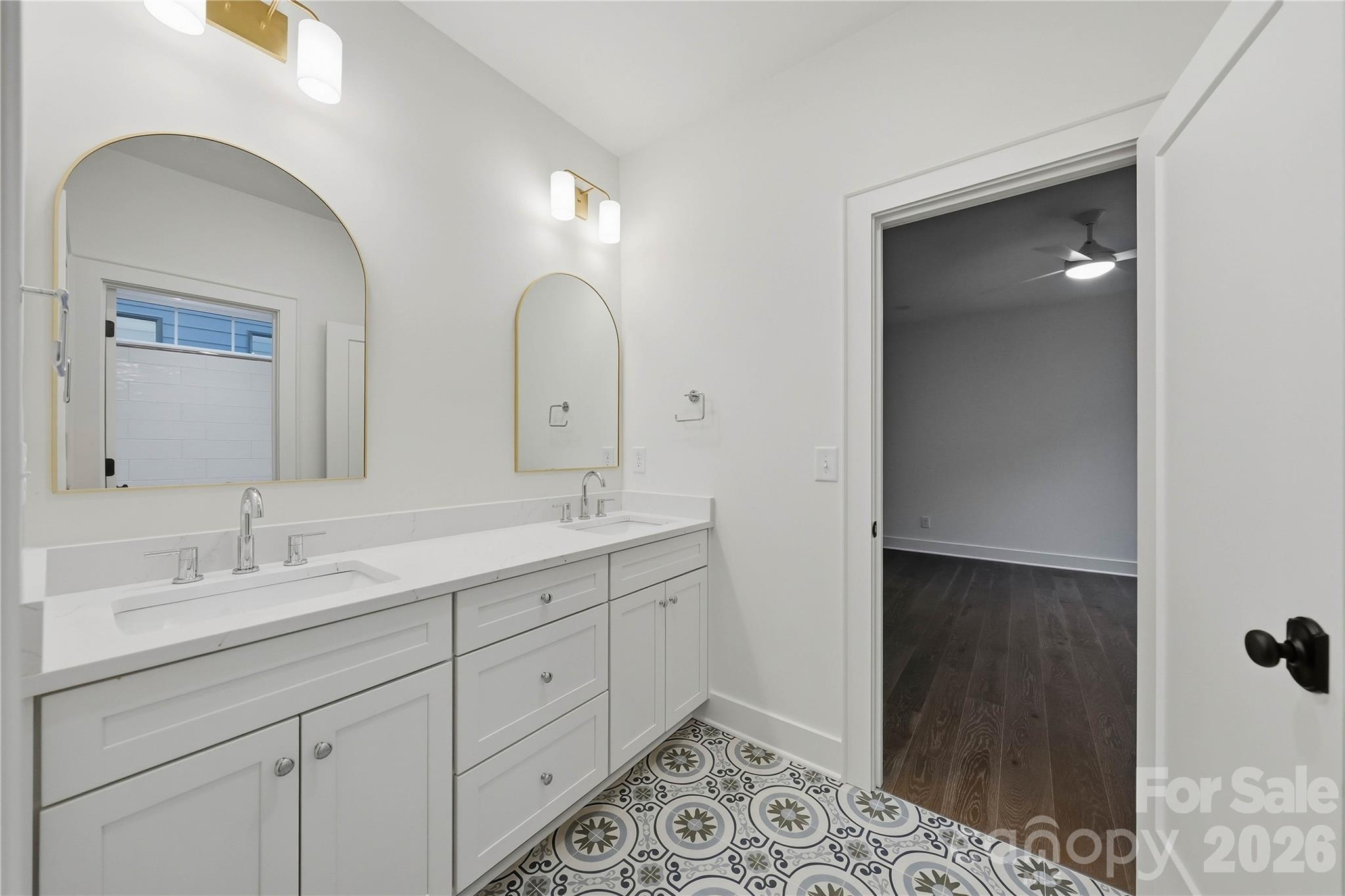 1115 Lomax Avenue Property Photo 37