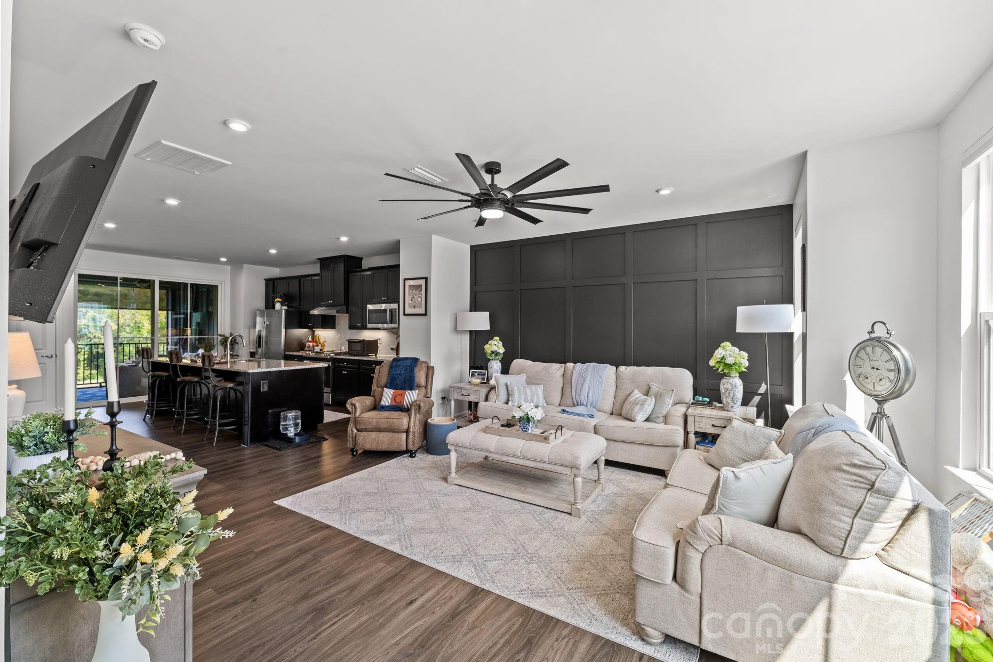 435 Lahinch Drive Property Photo 3