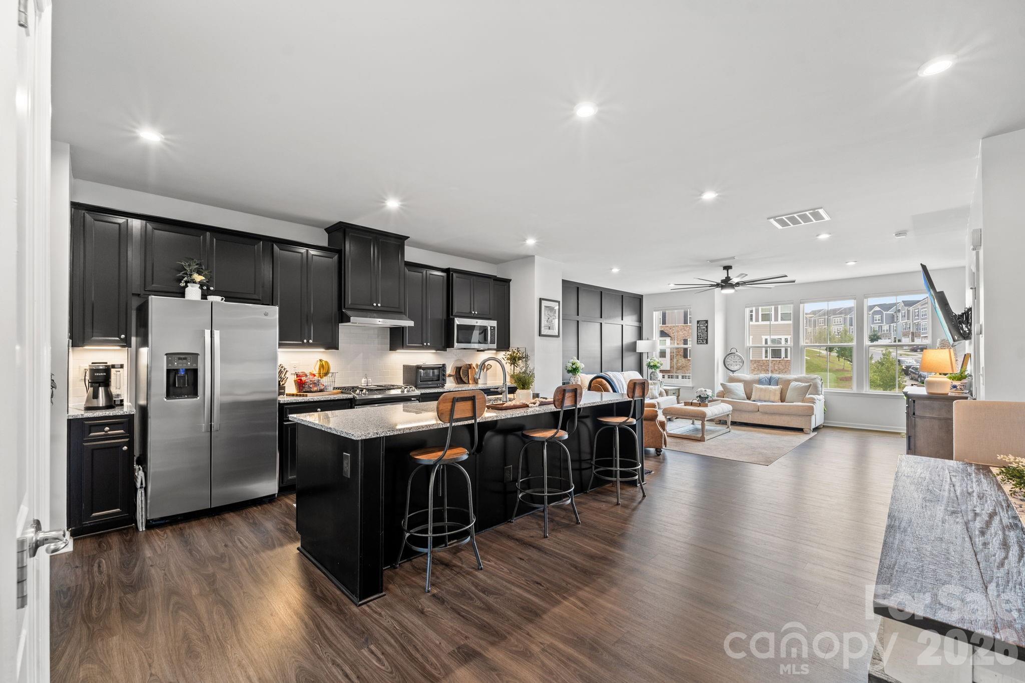 435 Lahinch Drive Property Photo 11