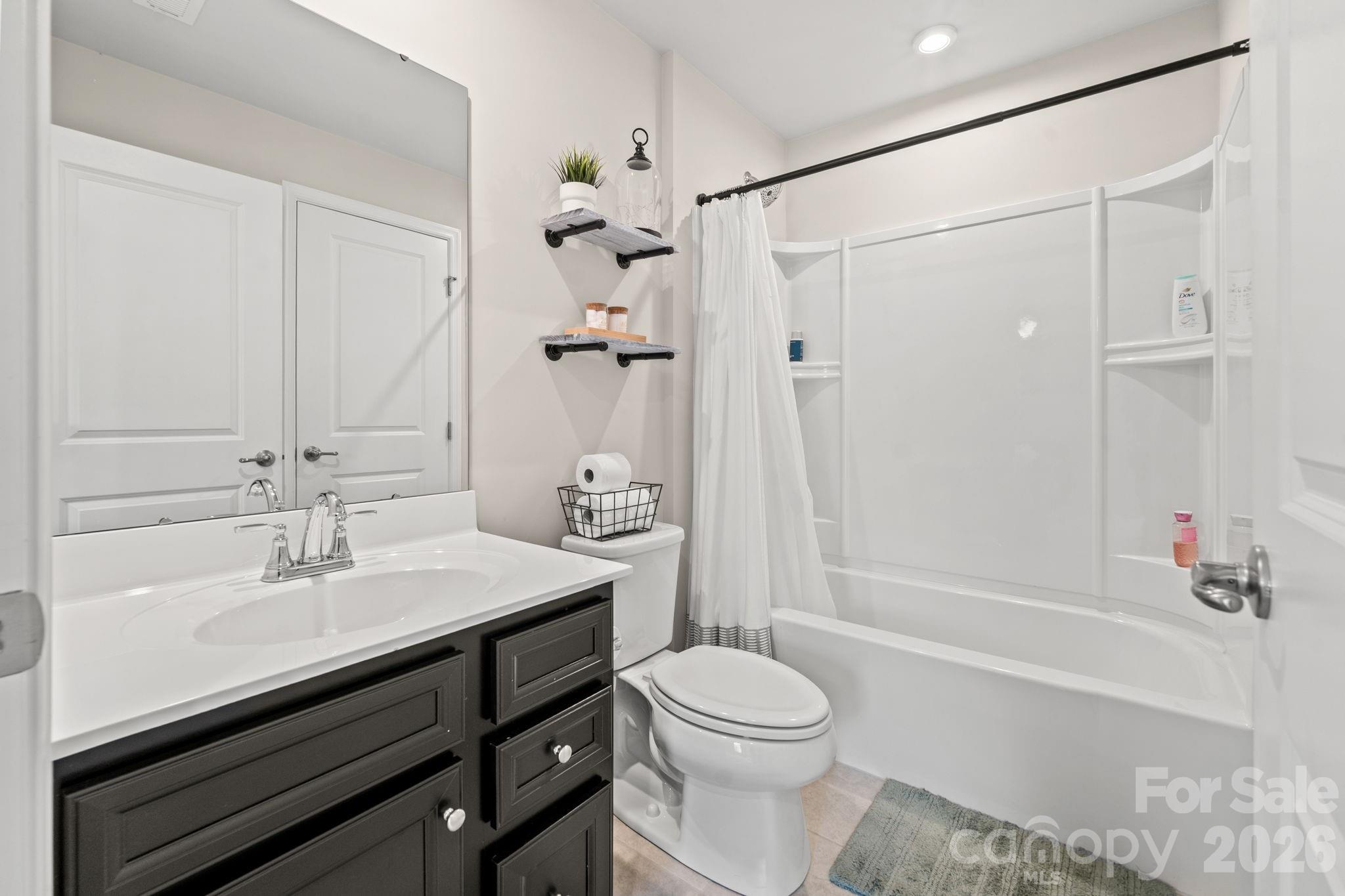 435 Lahinch Drive Property Photo 14