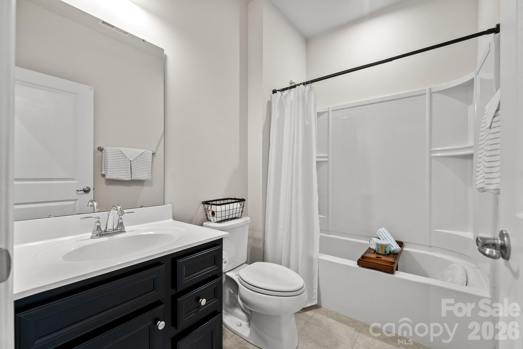 435 Lahinch Drive Property Photo 16
